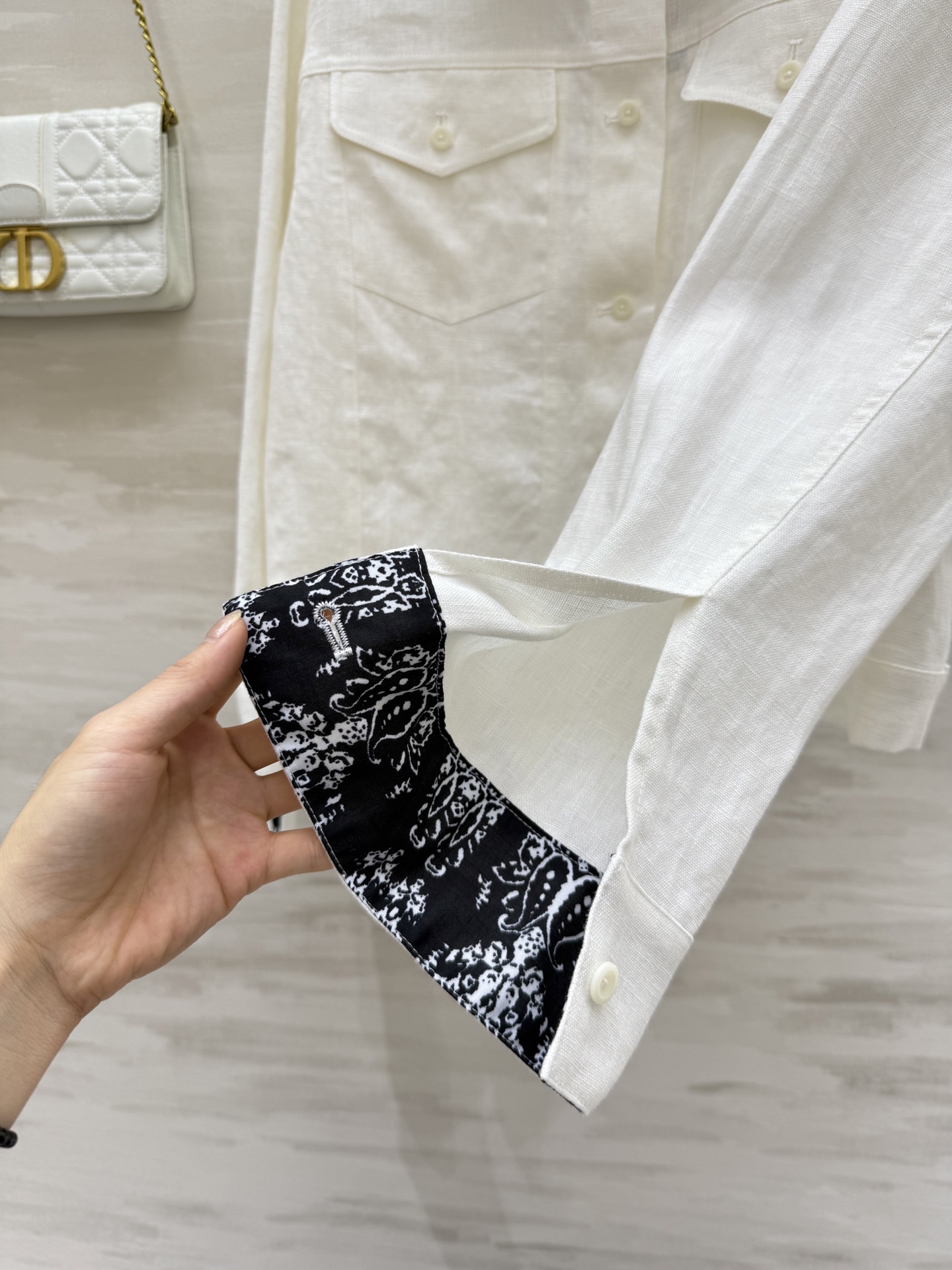 #拉夫劳伦²⁵早秋新款 亚麻外套 松弛有度 实实在在时髦感 胸前经典刺绣图案 整个版型上身精气神 自带休