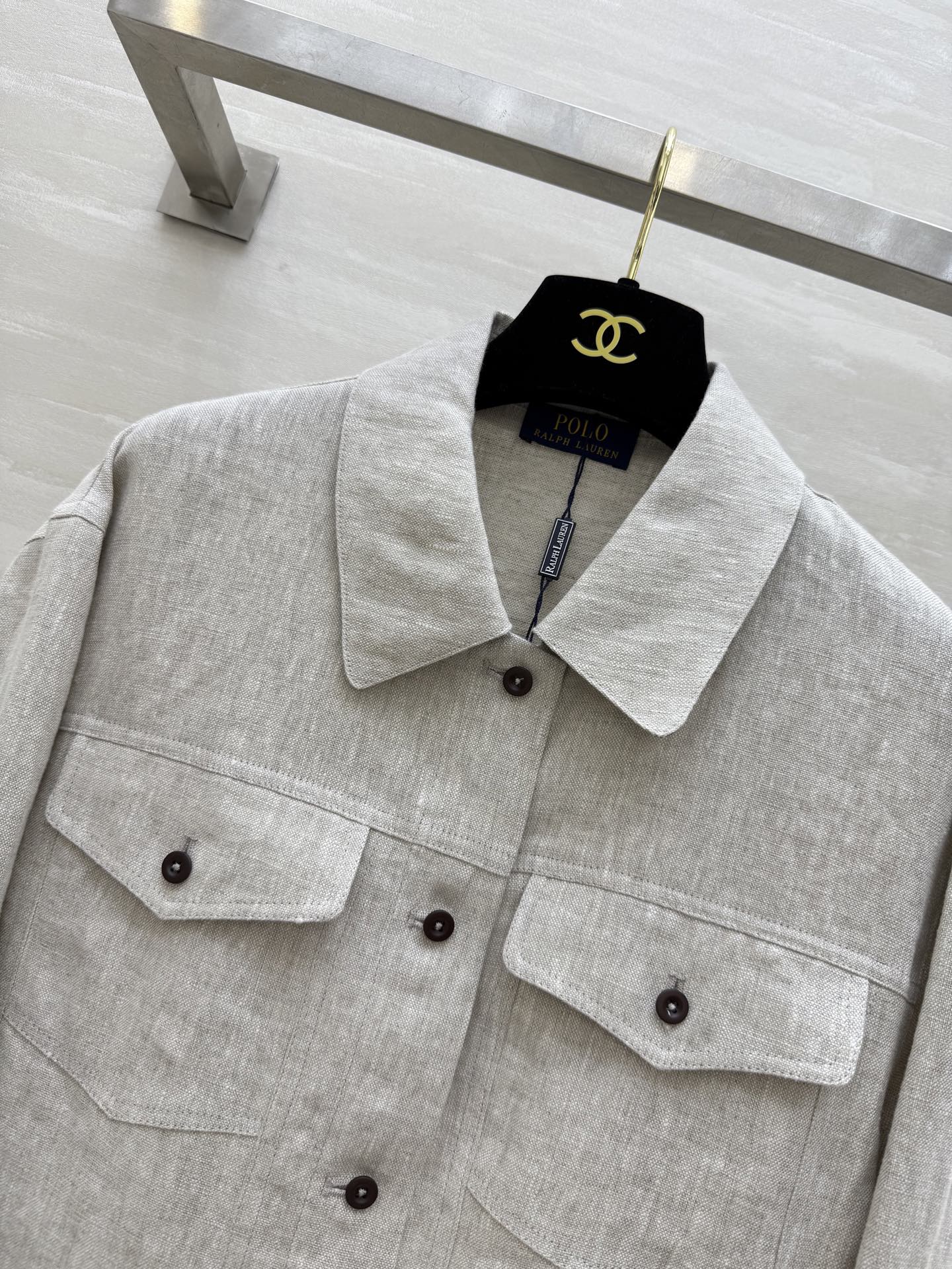 #拉夫劳伦²⁵早秋新款 亚麻外套 松弛有度 实实在在时髦感 胸前经典刺绣图案 整个版型上身精气神 自带休