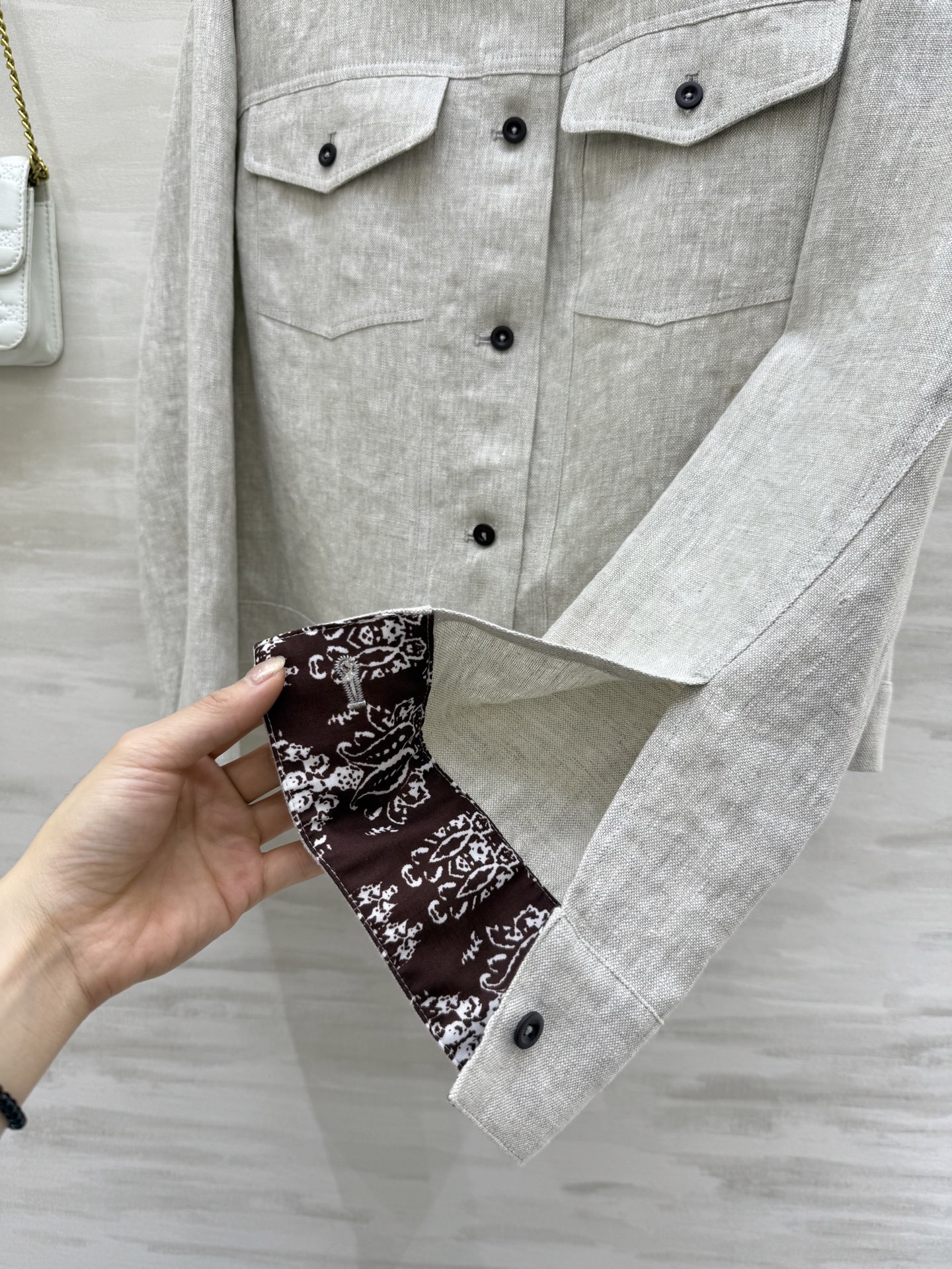 #拉夫劳伦²⁵早秋新款 亚麻外套 松弛有度 实实在在时髦感 胸前经典刺绣图案 整个版型上身精气神 自带休