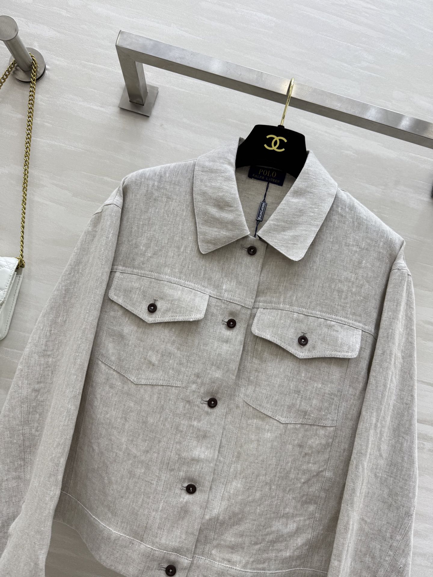 #拉夫劳伦²⁵早秋新款 亚麻外套 松弛有度 实实在在时髦感 胸前经典刺绣图案 整个版型上身精气神 自带休