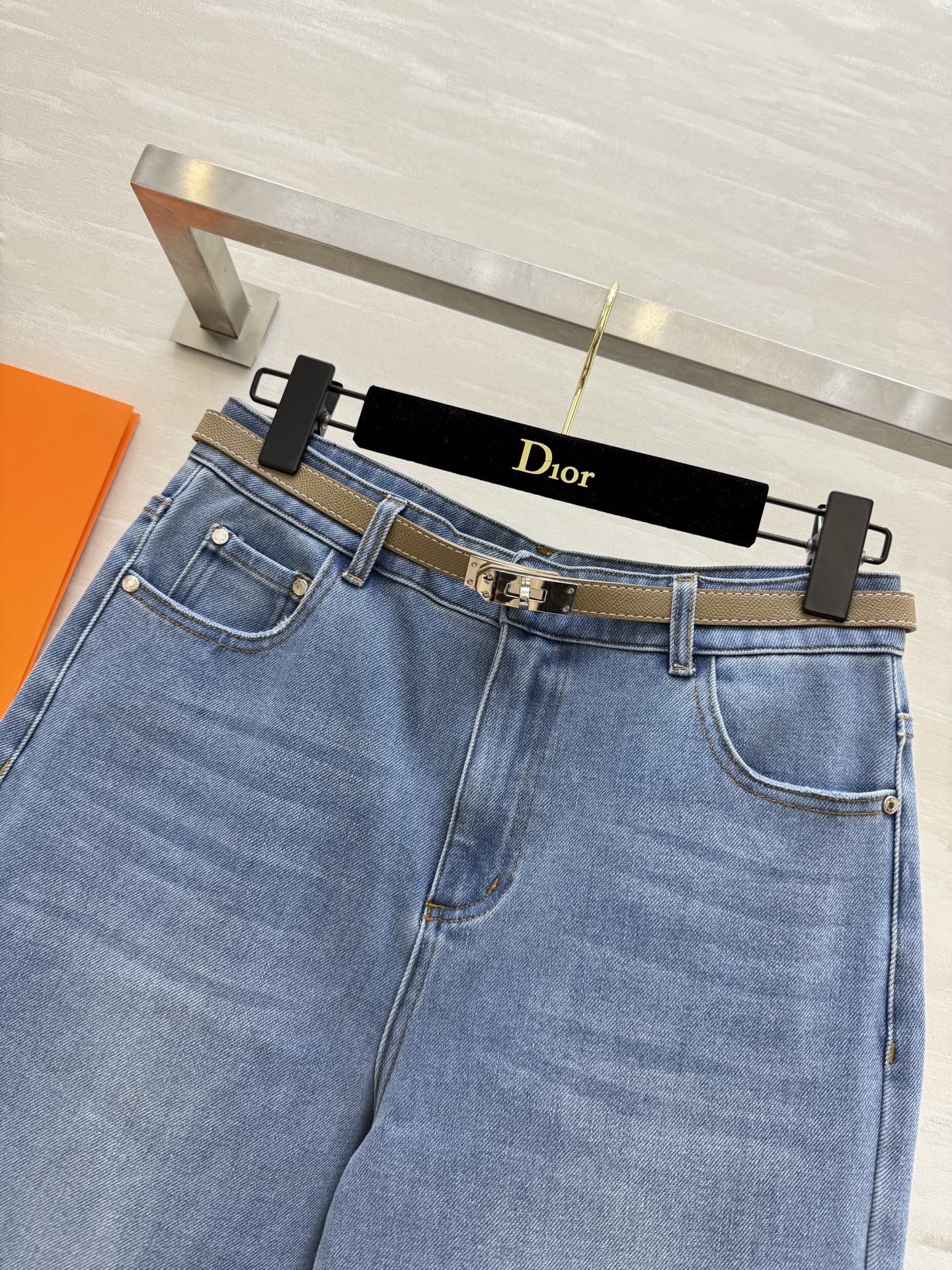 #Herme♡²⁵早秋新款 复古做旧洗水阔腿直筒牛仔裤 阔腿直筒版型 超级显瘦 不挑搭配又百搭 洗水工艺