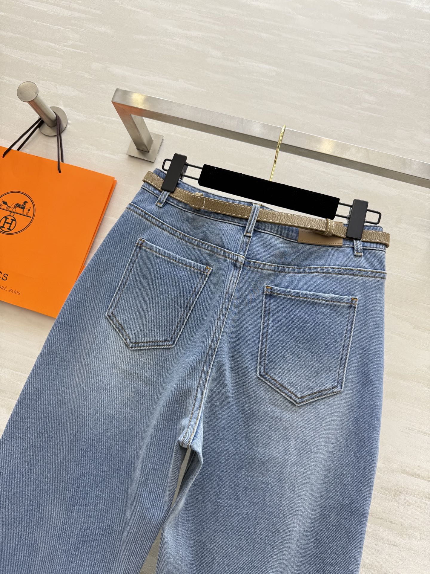 #Herme♡²⁵早秋新款 复古做旧洗水阔腿直筒牛仔裤 阔腿直筒版型 超级显瘦 不挑搭配又百搭 洗水工艺
