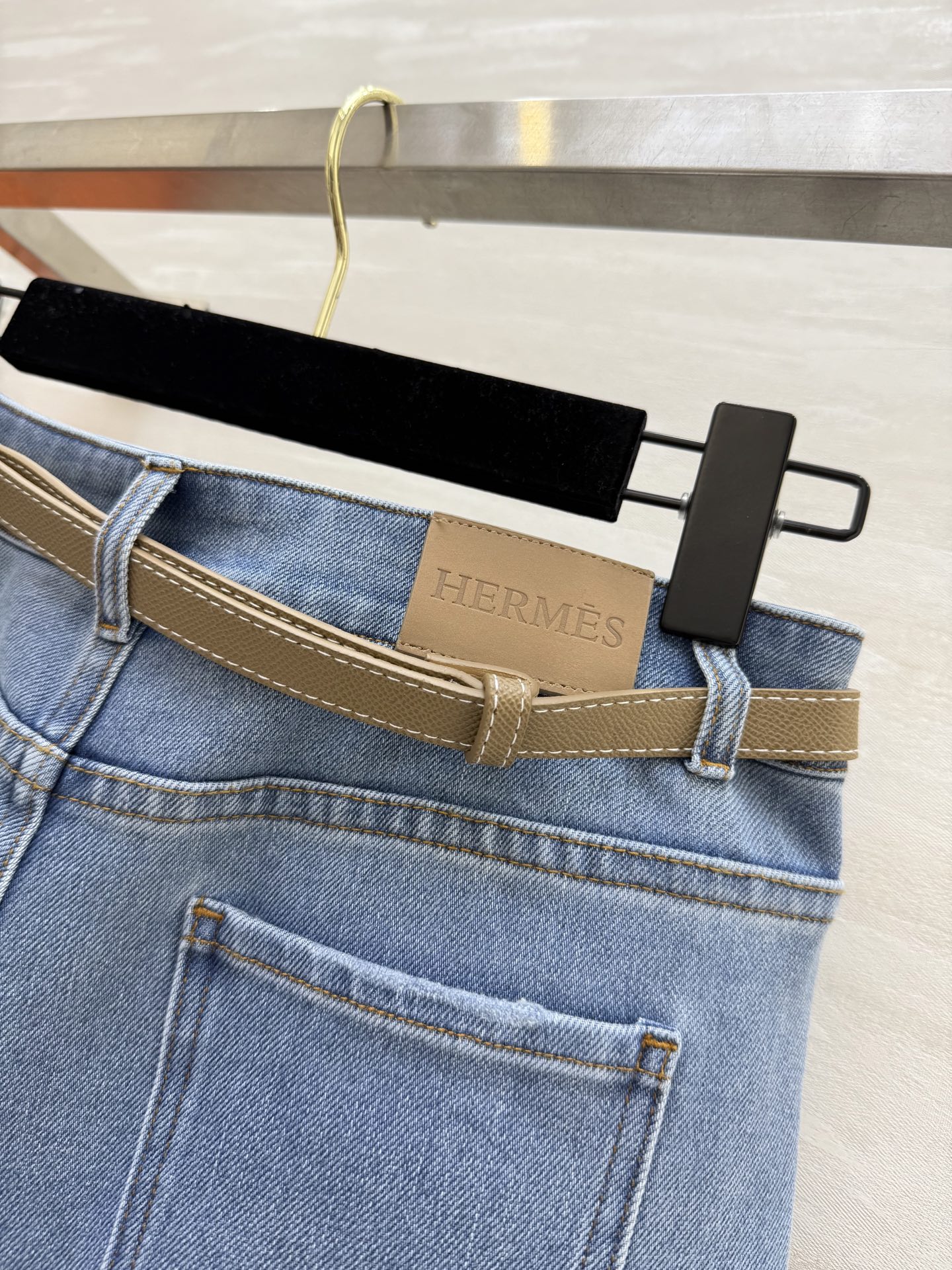 #Herme♡²⁵早秋新款 复古做旧洗水阔腿直筒牛仔裤 阔腿直筒版型 超级显瘦 不挑搭配又百搭 洗水工艺