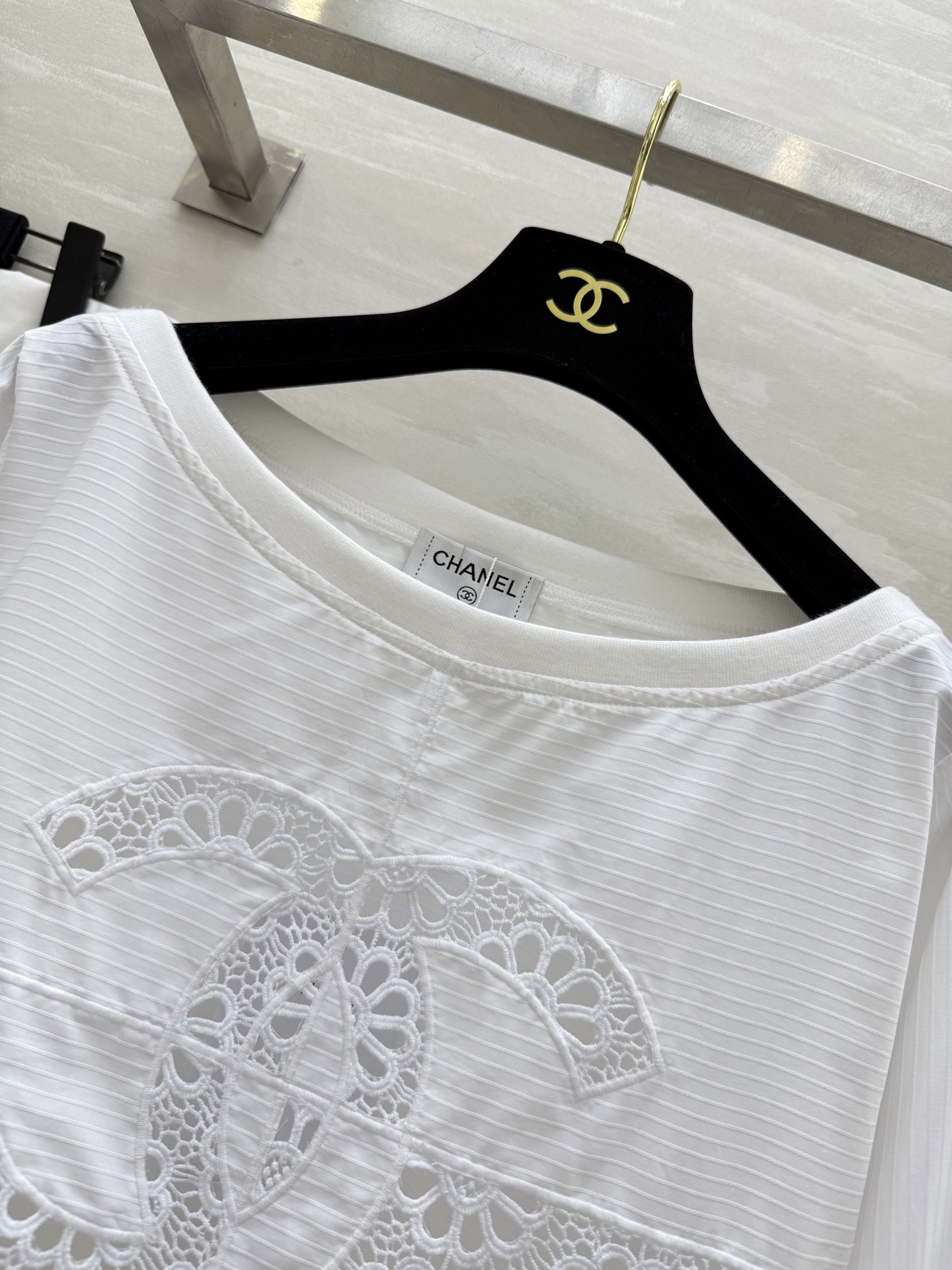 #Chane♡²⁵早秋新款 双C刺绣🪡长袖上衣 高品质定制 现货首发size：36/38/40（36码肩