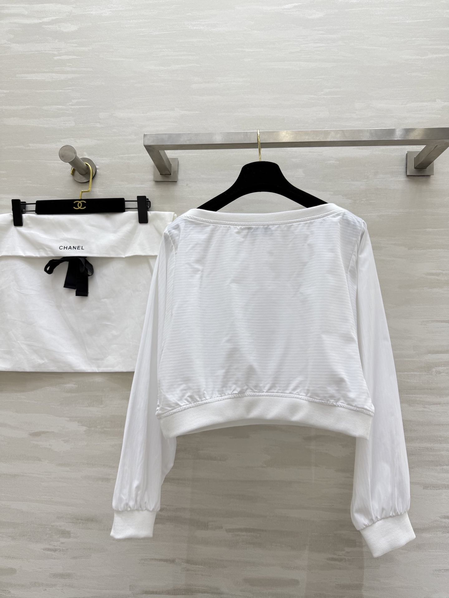 #Chane♡²⁵早秋新款 双C刺绣🪡长袖上衣 高品质定制 现货首发size：36/38/40（36码肩