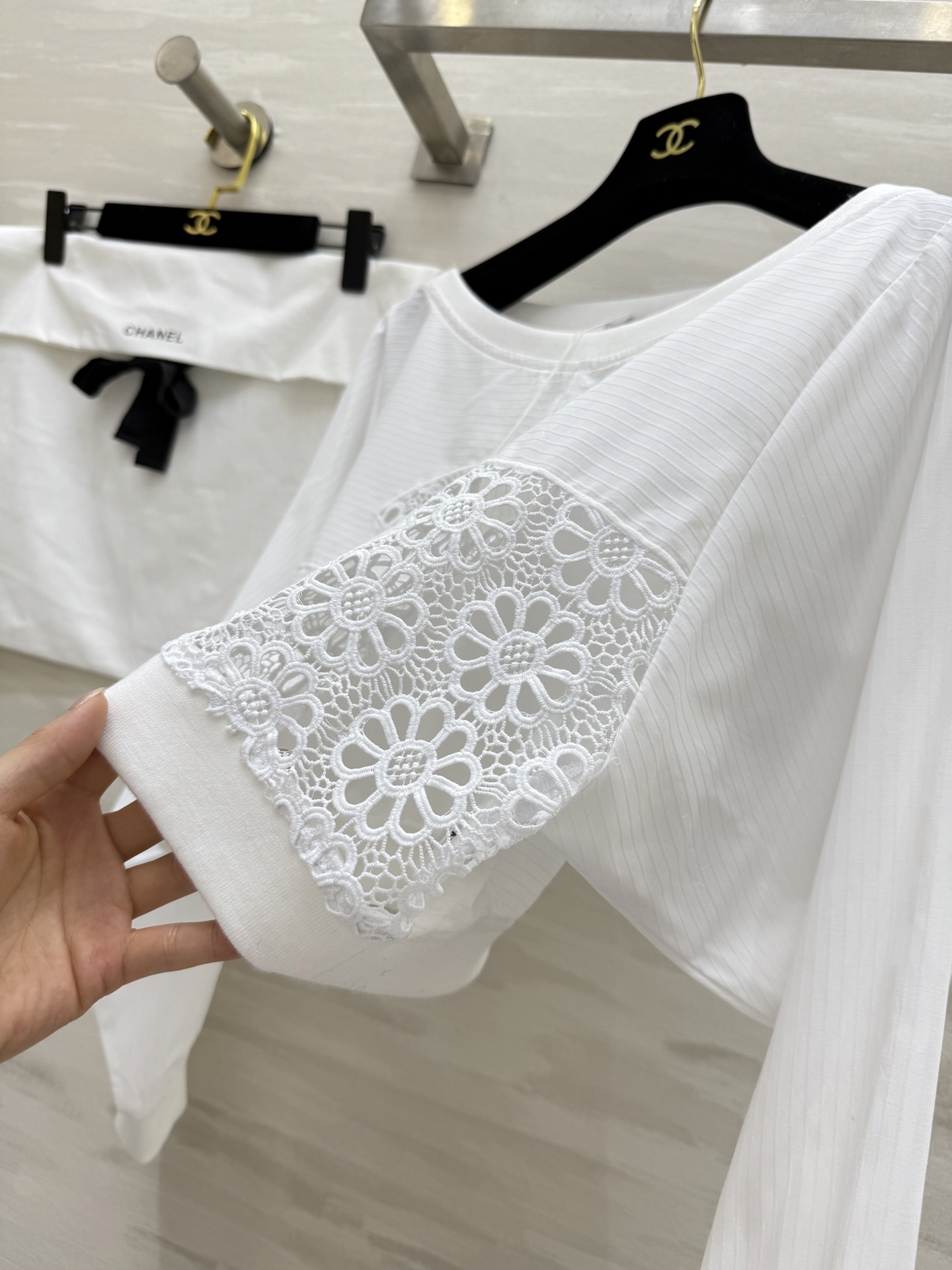 #Chane♡²⁵早秋新款 双C刺绣🪡长袖上衣 高品质定制 现货首发size：36/38/40（36码肩