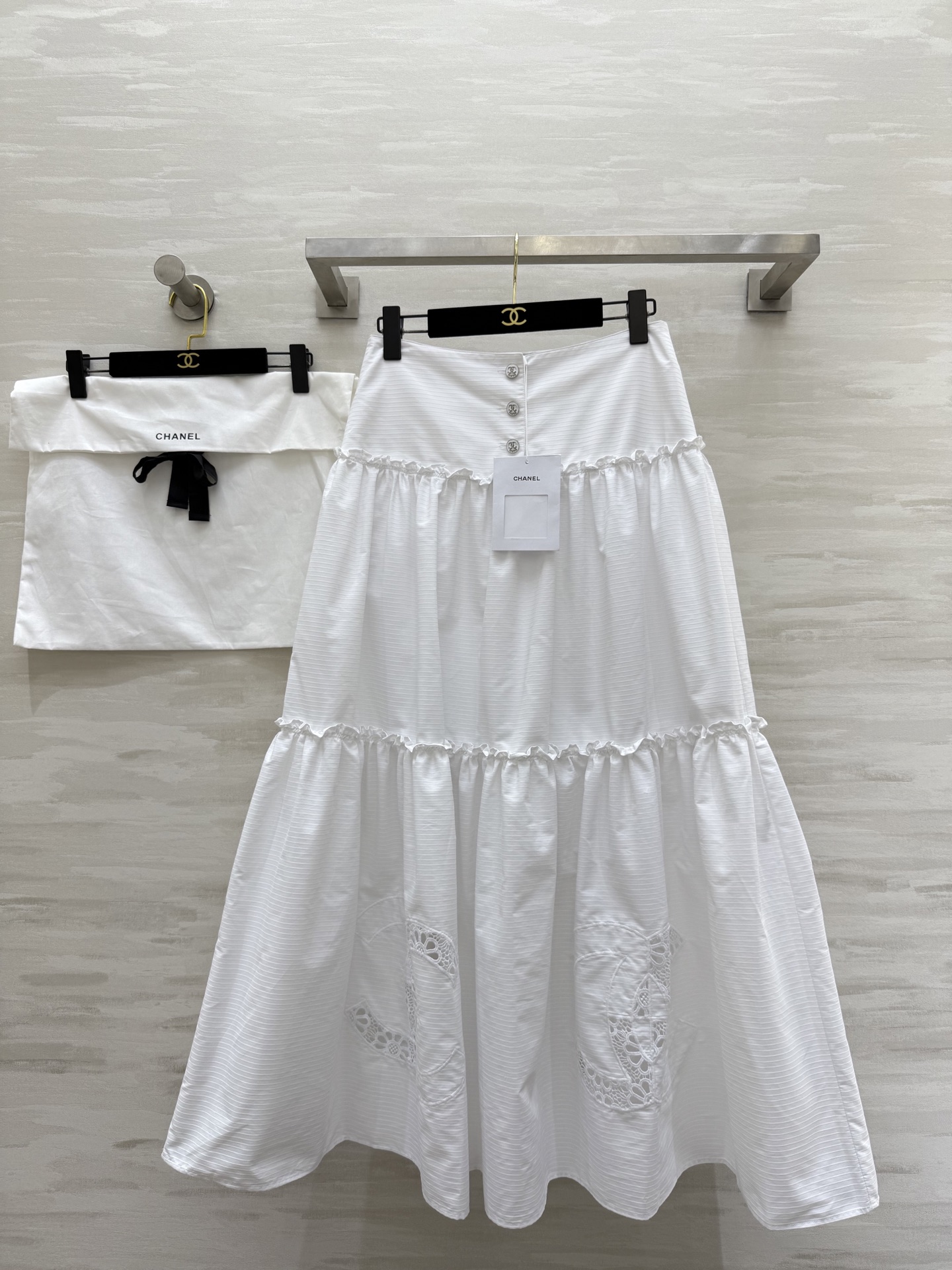 NO:473597,#Chane early autumn new style double C embroidered skirt high quality customization spot first size36/38/40 (36 size waist 68, skirt length 94), chanel, skirts, alexander wang19860909#Chane早秋新款 双C刺绣半裙 高品质定制 现货首发size36/38/40（36码腰围68,裙长94）,,chanel,skirts,alexander wang,Women's clothing