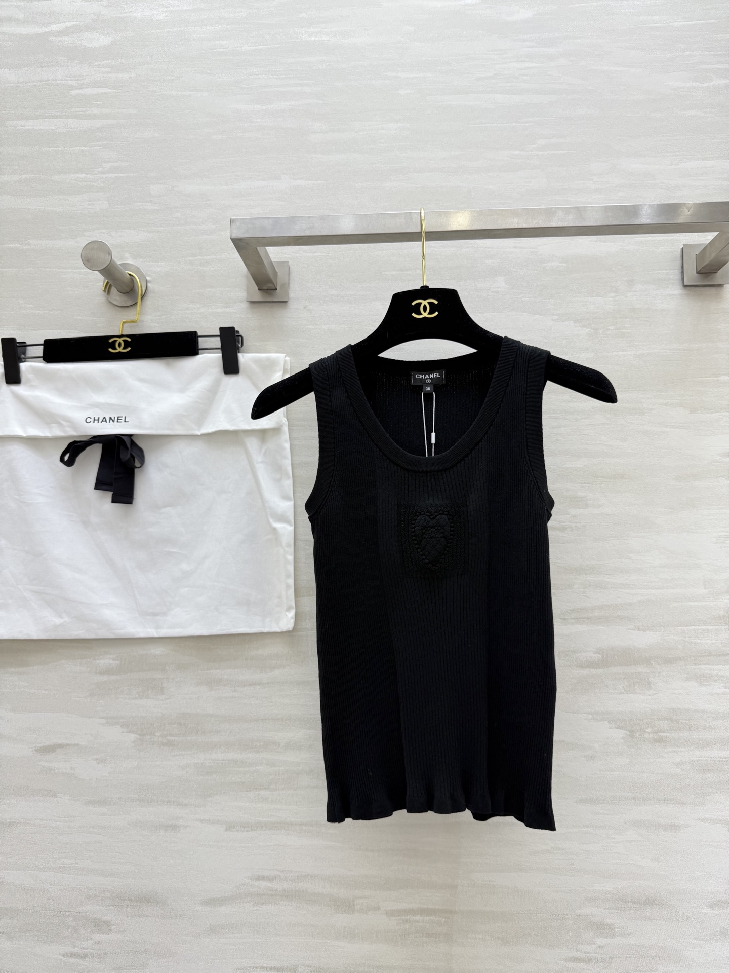 NO:473607,#Chane autumn and winter new style love jacquard vest high quality customization spot first release size36/38/40, chanel, alexander wang19860909#Chane秋冬新款 爱心提花背心 高品质定制 现货首发size36/38/40,,chanel,alexander wang,Women's clothing