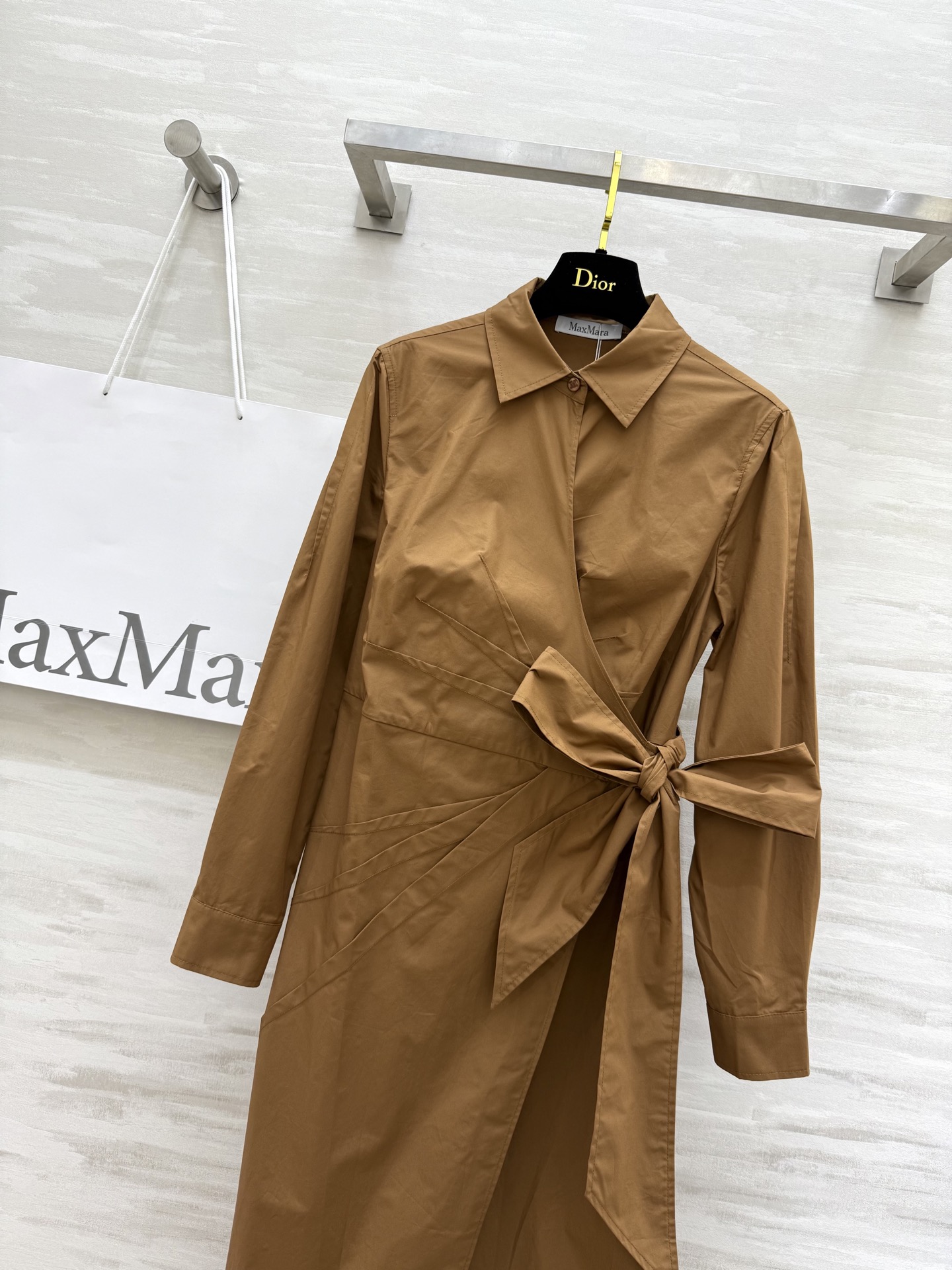 MaxMara｜围裹式衬衣裙 高品质定制 现货首发size：S/M/L（s码胸围：90，衣长：110）