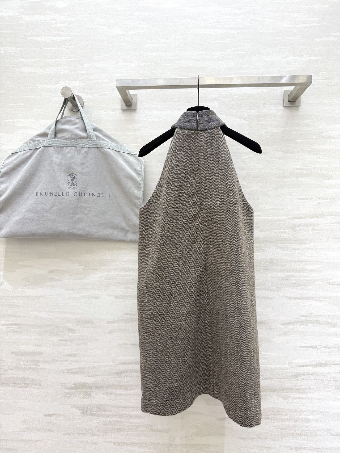 #BC²⁵秋冬新款 人字纹无袖连衣裙 极简设计感 叠穿起来很有范 各种有型 内里搭配衬衫穿或者单穿都好看