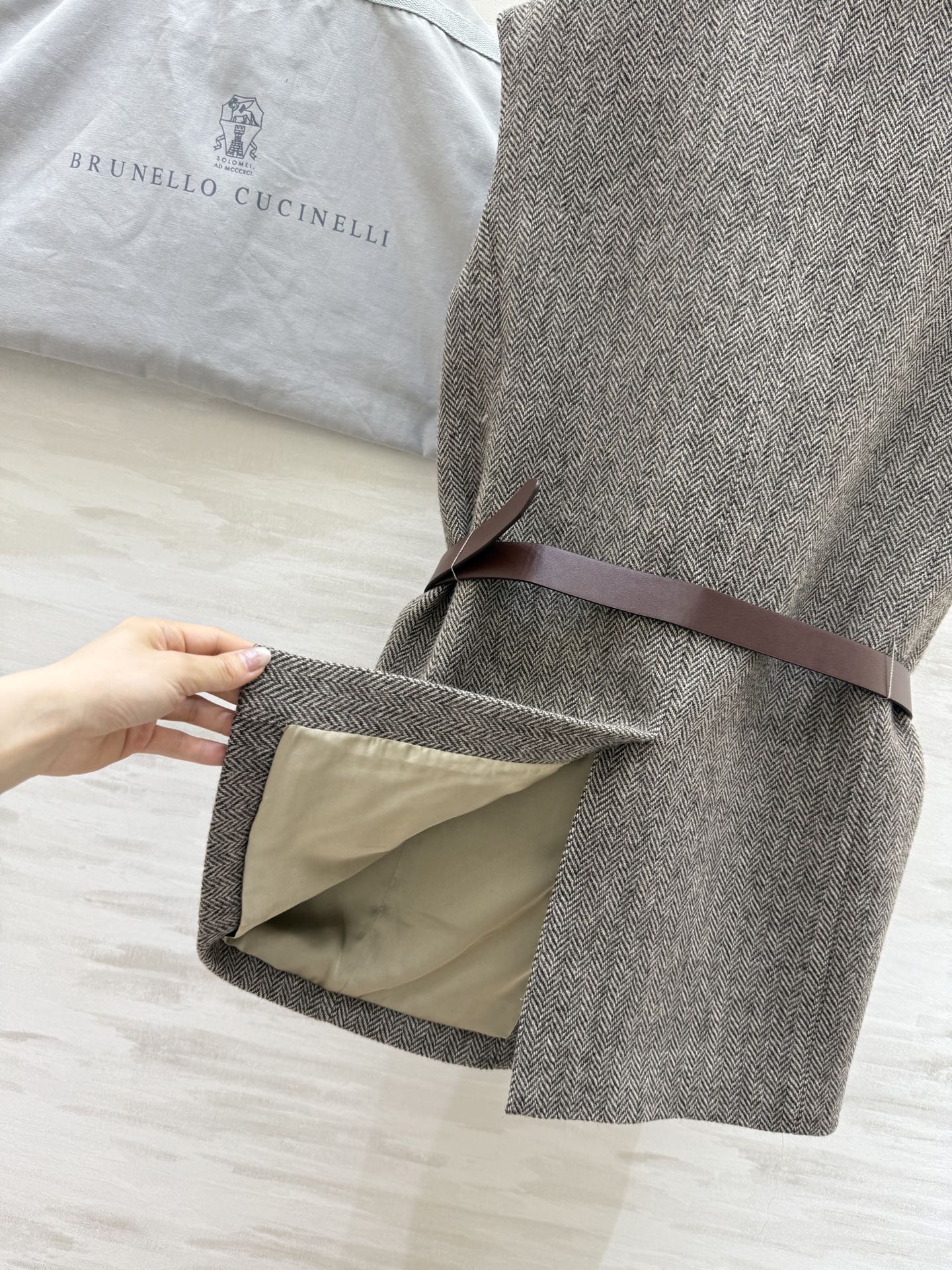 #Brunello Cucinell♡²⁵早秋新款 人字纹毛呢马甲外套 高品质定制 现货首发size：S