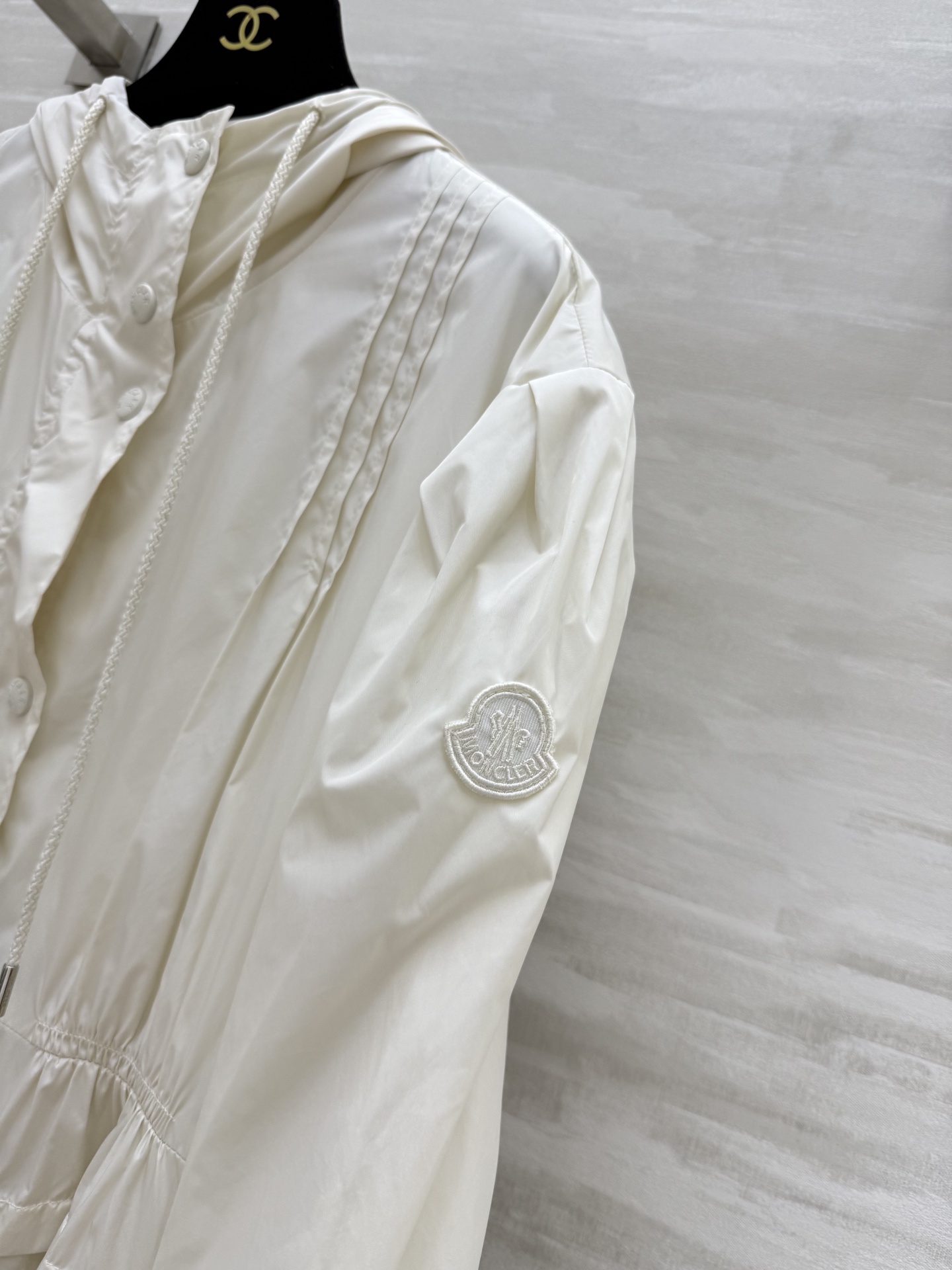 #Moncle♡²⁵早秋新款 连帽收腰长款风衣外套 褶裥收腰大A版型不挑人上身巨显瘦  休闲帅气运动风 