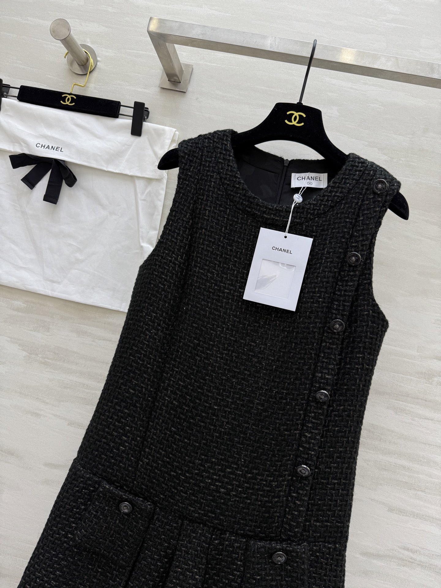 #Chane♡²⁵A高级手工坊 斜纹软呢口袋无袖连衣裙 高品质 现货首发size：36/38/40（）