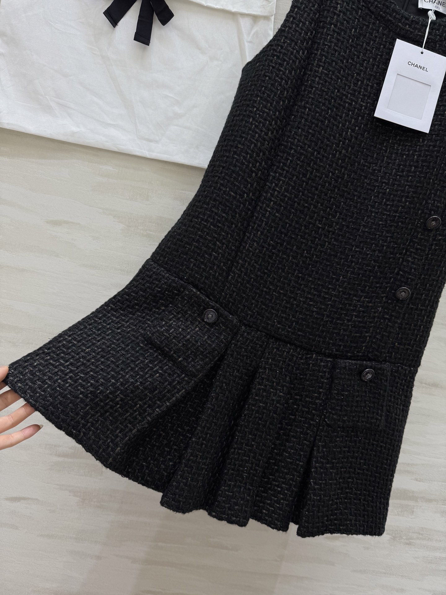 #Chane♡²⁵A高级手工坊 斜纹软呢口袋无袖连衣裙 高品质 现货首发size：36/38/40（）