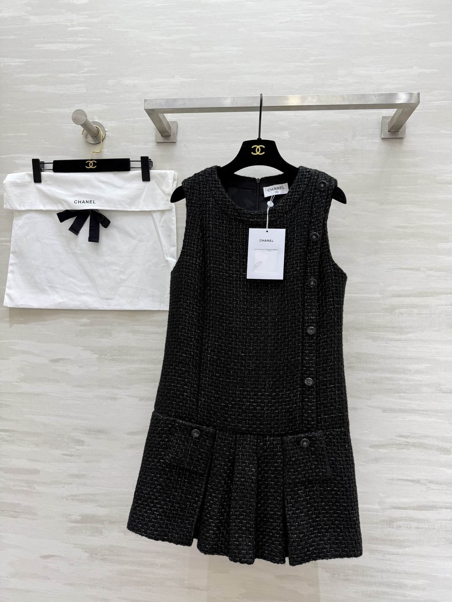 NO:474560,#ChaneA high-end handicraft workshop Tweed pocket sleeveless dress High quality Spot first-time size36/38/40, Chanel, skirts, alexander wang19860909#ChaneA高级手工坊 斜纹软呢口袋无袖连衣裙 高品质 现货首发size36/38/40,,chanel,skirts,alexander wang,Women's clothing