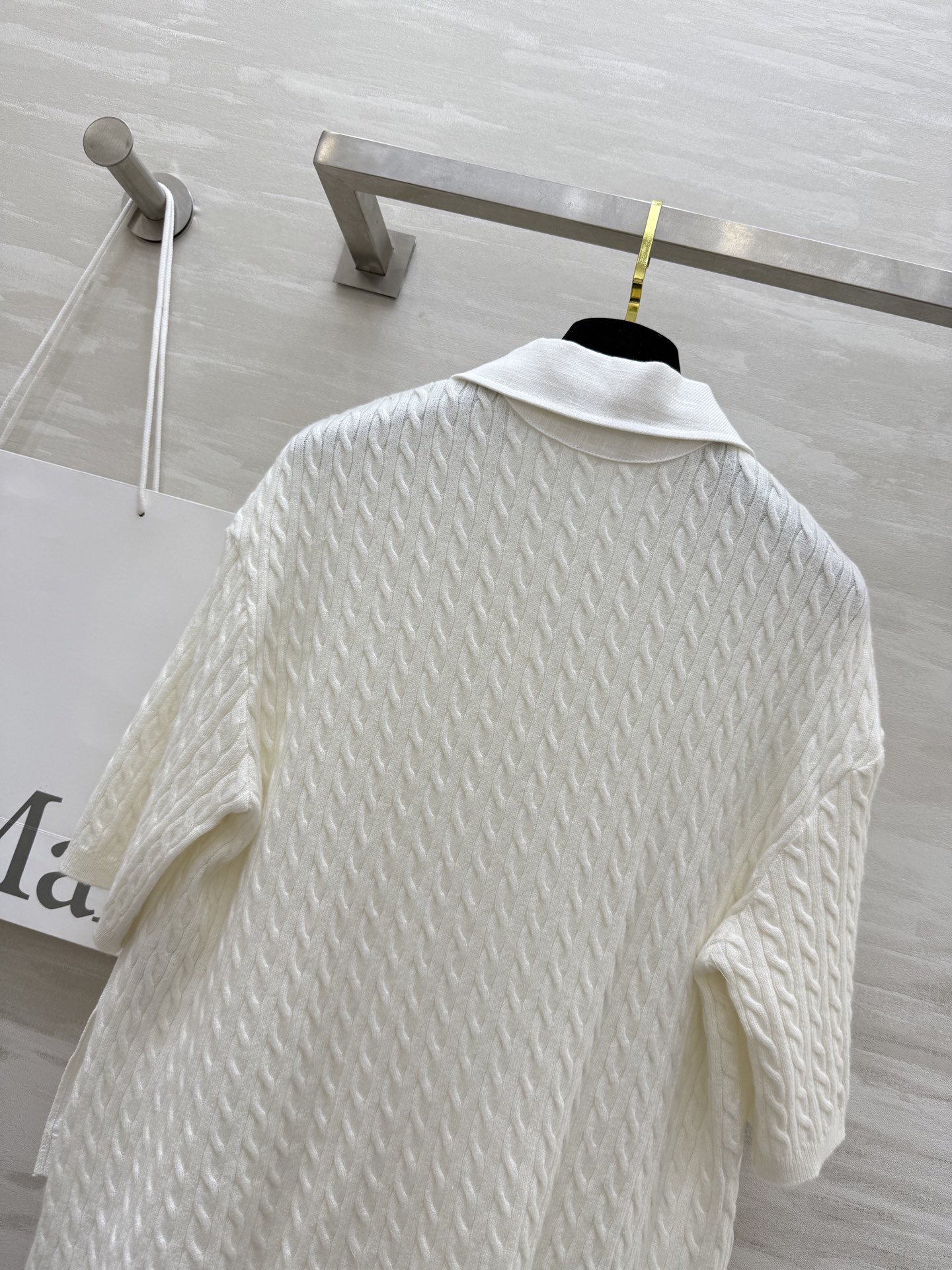 #Maxmar♡²⁵早秋新款 刺绣字母口袋翻领衬衣 拼接针织设计亚麻面料质感轻盈舒适 气质小翻领帅气又时