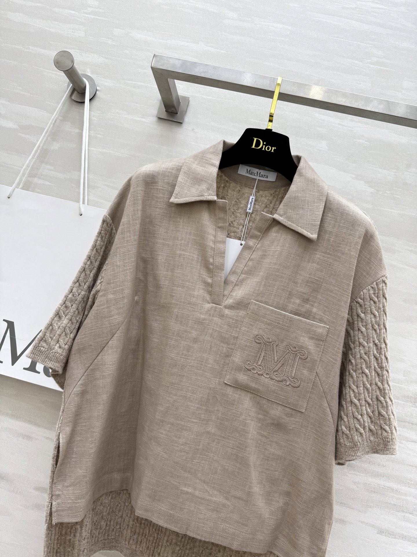 #Maxmar♡²⁵早秋新款 刺绣字母口袋翻领衬衣 拼接针织设计亚麻面料质感轻盈舒适 气质小翻领帅气又时