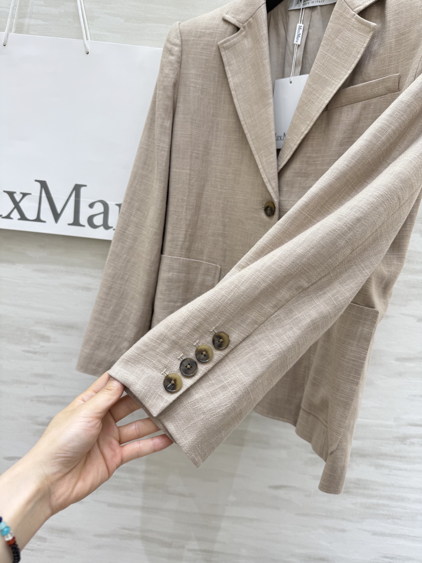 #Maxmar♡²⁵早秋新款 极简主义亚麻西装外套 极简主义 宽肩H版型 高定密度亚麻面料挺阔有型 慵懒