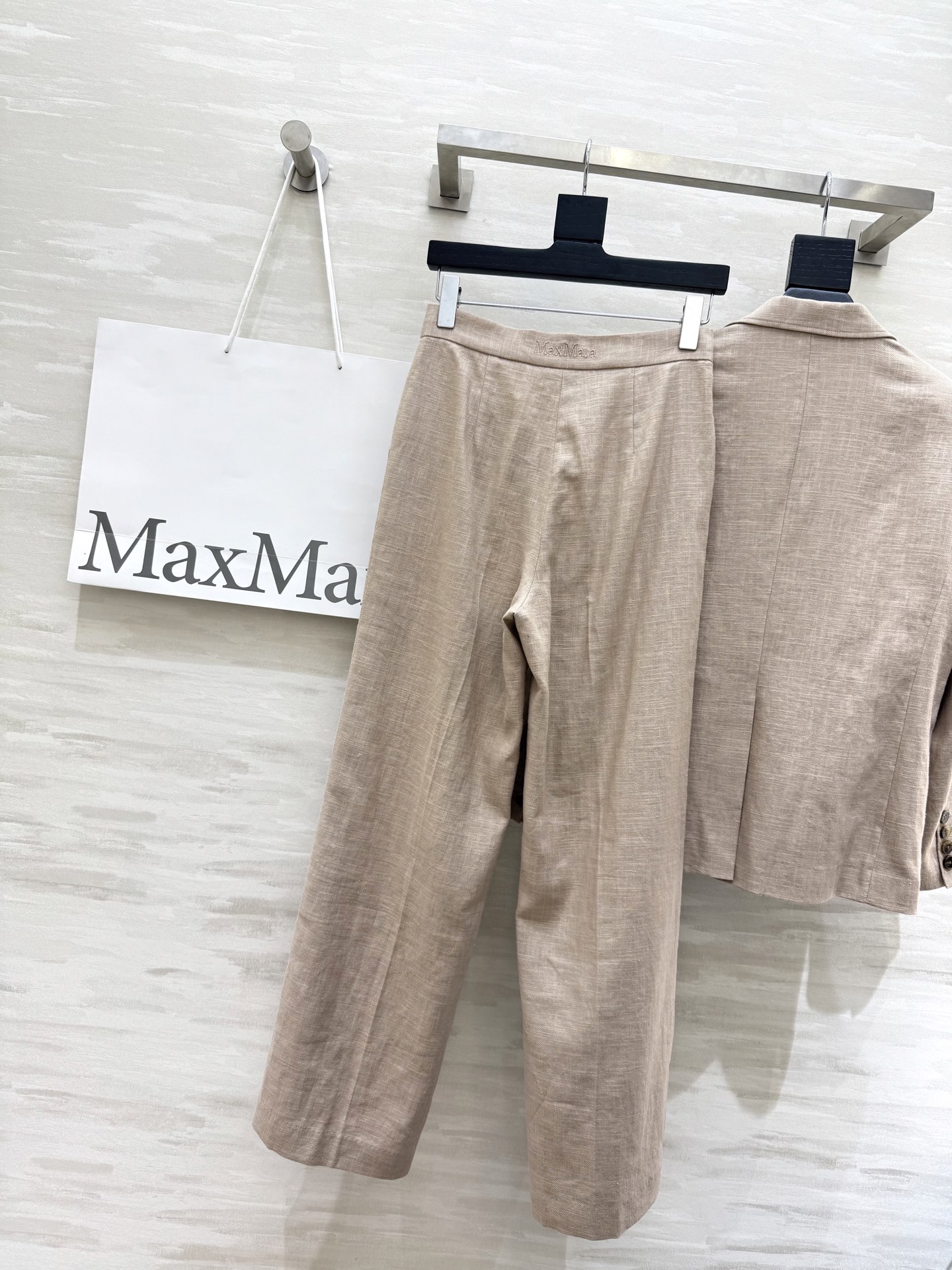 #MaxMar♡²⁵早秋新款 极简主义 亚麻直筒西裤 极简主义 定制高定密度亚麻面料挺阔有型 慵懒随性的