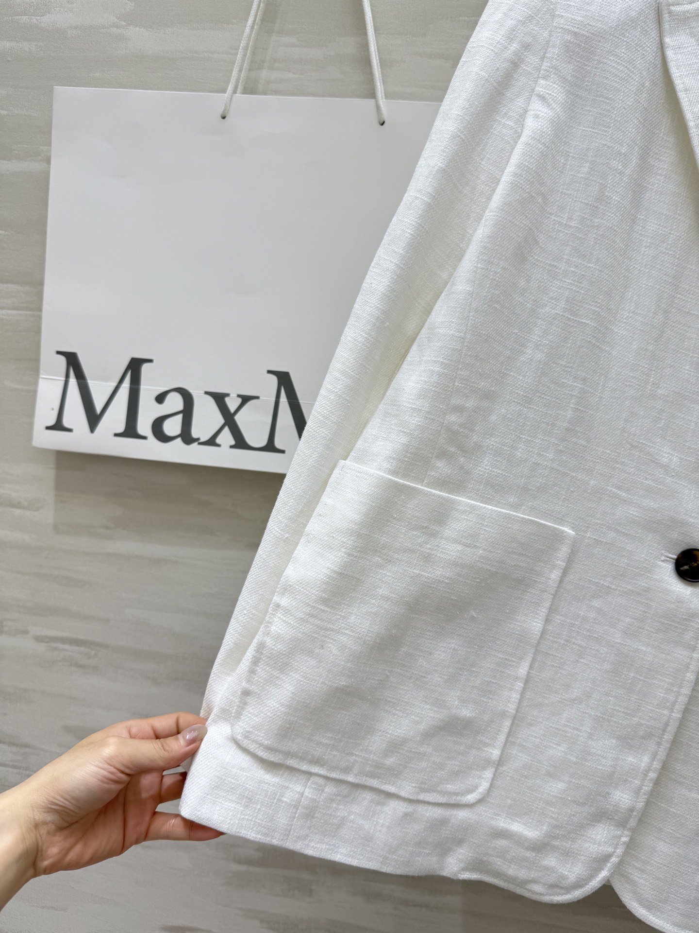 #Maxmar♡²⁵早秋新款 极简主义亚麻西装外套 极简主义 宽肩H版型 高定密度亚麻面料挺阔有型 慵懒