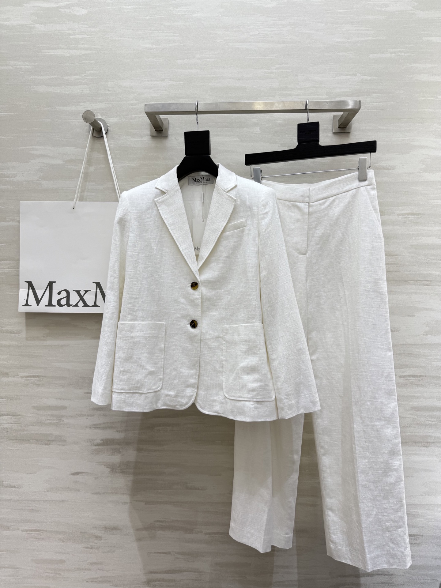 #MaxMar♡²⁵早秋新款 极简主义 亚麻直筒西裤 极简主义 定制高定密度亚麻面料挺阔有型 慵懒随性的