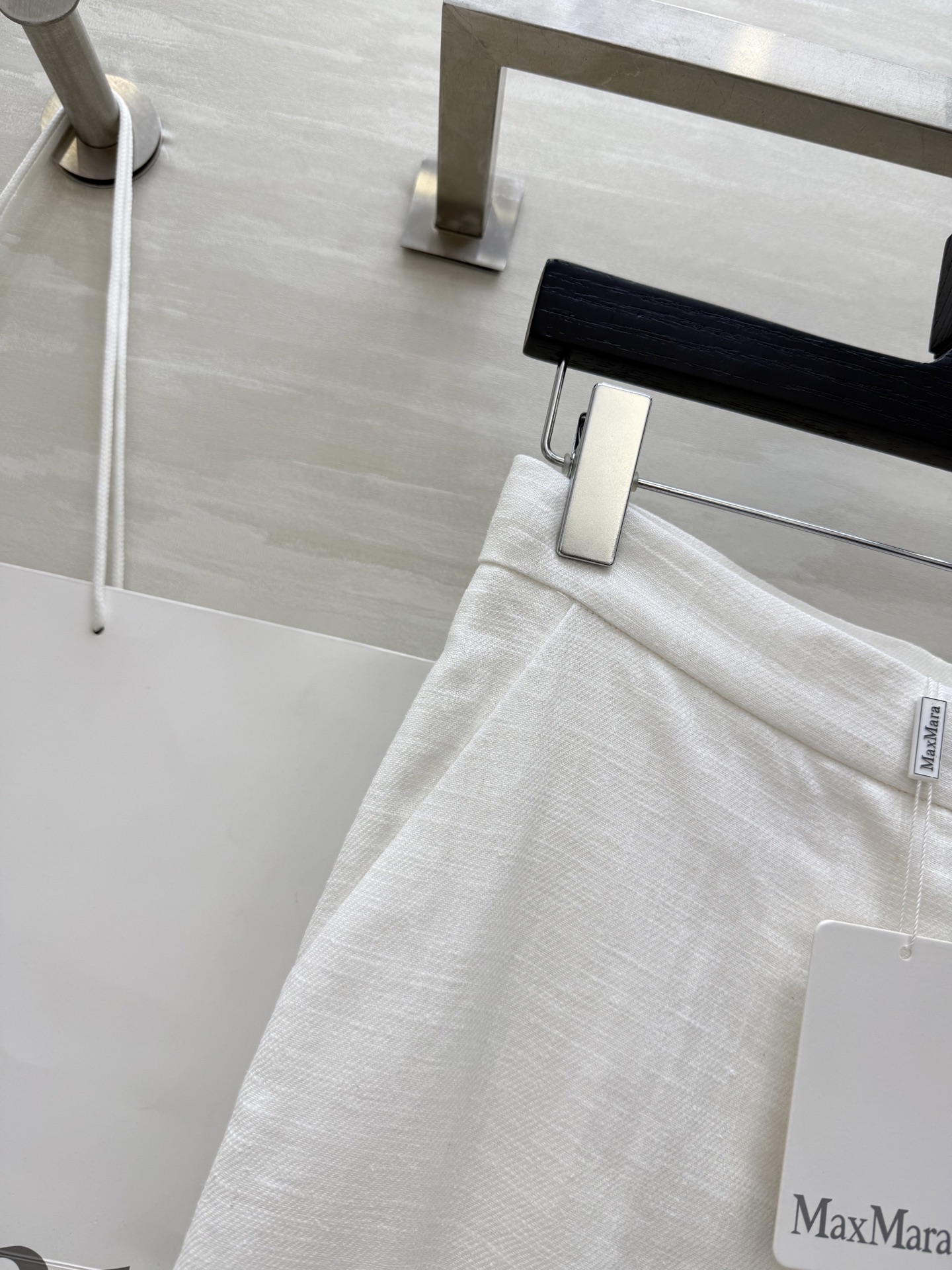 #MaxMar♡²⁵早秋新款 极简主义 亚麻直筒西裤 极简主义 定制高定密度亚麻面料挺阔有型 慵懒随性的