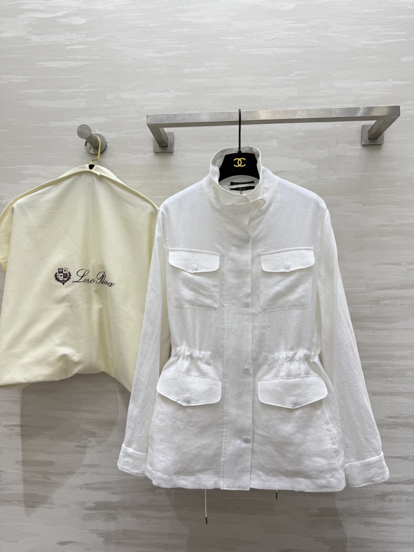 NO:474593,#LP early autumn new style drawstring waist jacket Customized heavy linen fabric Premium quality drawstring waist design easy to concave shape Detail processing is very detailed High quality customization SizeS/M/L (size size 42 shoulder width, bust 102, length 67), loro piano, jackets & coats, alexander wang19860909#LP早秋新款 抽绳收腰外套 定制重磅亚麻面料 品相上乘 抽绳收腰设计轻松凹造型 细节处理非常细致 高品质定制 现货来sizeS/M/L（s码肩宽42,胸围102,衣长67）,,loro piana,jackets & coats,alexander wang,Women's clothing