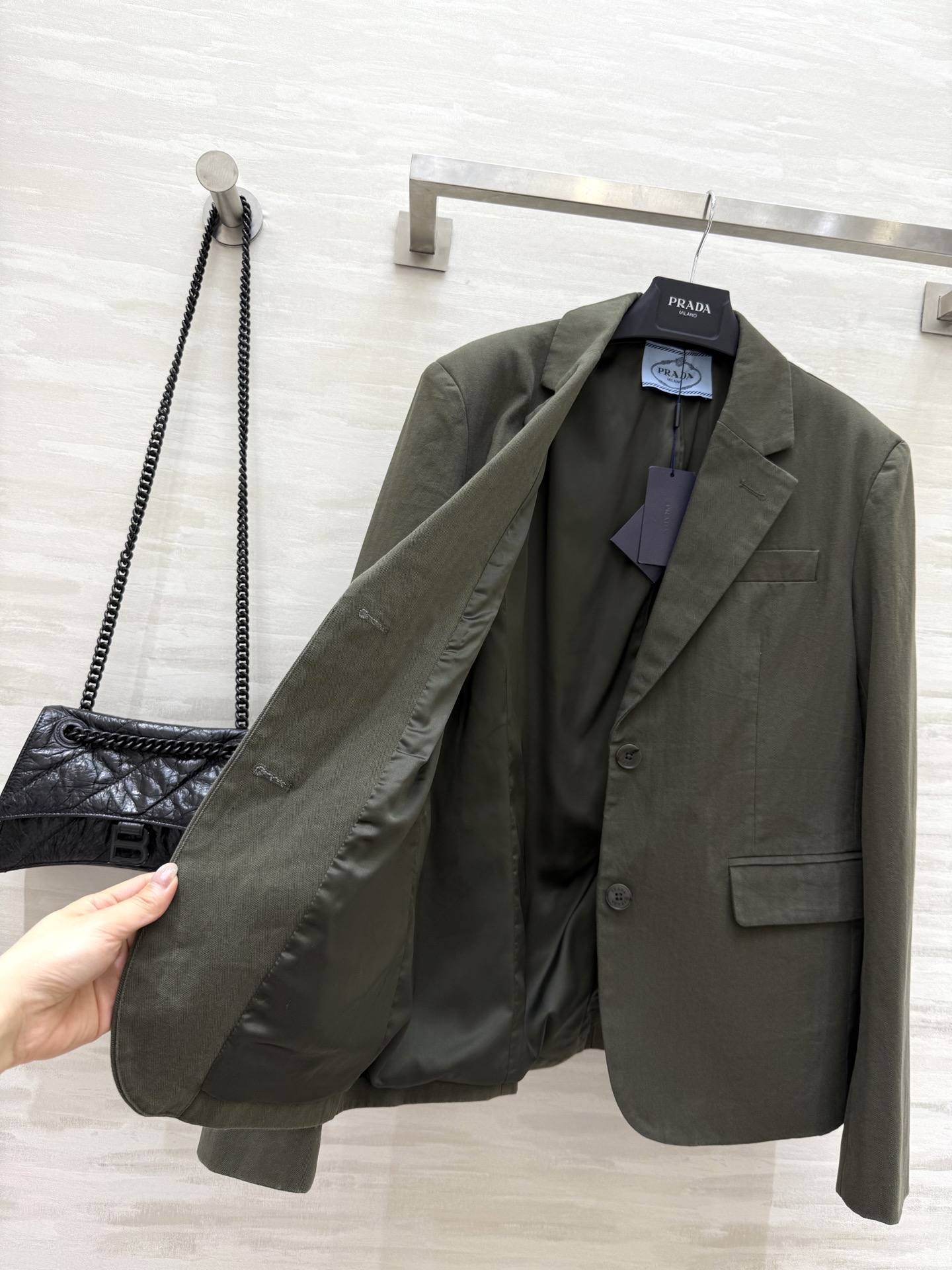 #Prad♡²⁵早秋新款 宽松廓形西装外套 高品质定制 现货来 size：S/M/L（s码肩宽：43，胸