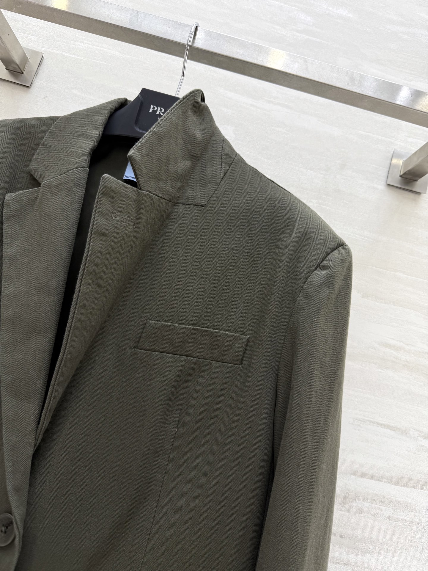 #Prad♡²⁵早秋新款 宽松廓形西装外套 高品质定制 现货来 size：S/M/L（s码肩宽：43，胸