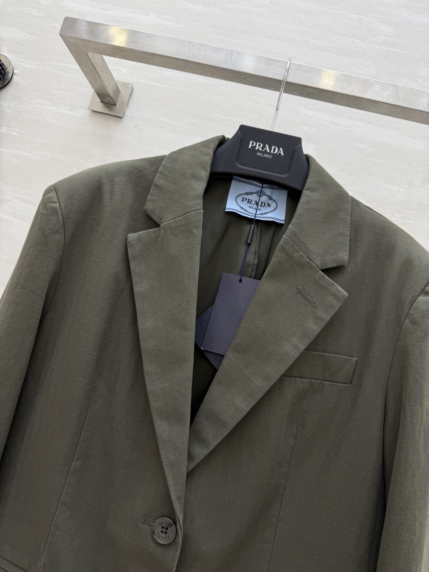 #Prad♡²⁵早秋新款 宽松廓形西装外套 高品质定制 现货来 size：S/M/L（s码肩宽：43，胸