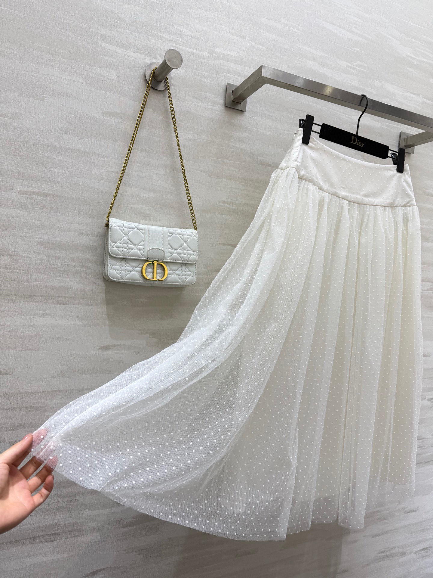 #DIO♡²⁵新款植绒波点网纱百褶半裙  D家经典网纱半裙 超级好搭配 T恤衬衫上身都好看 双层网纱面料