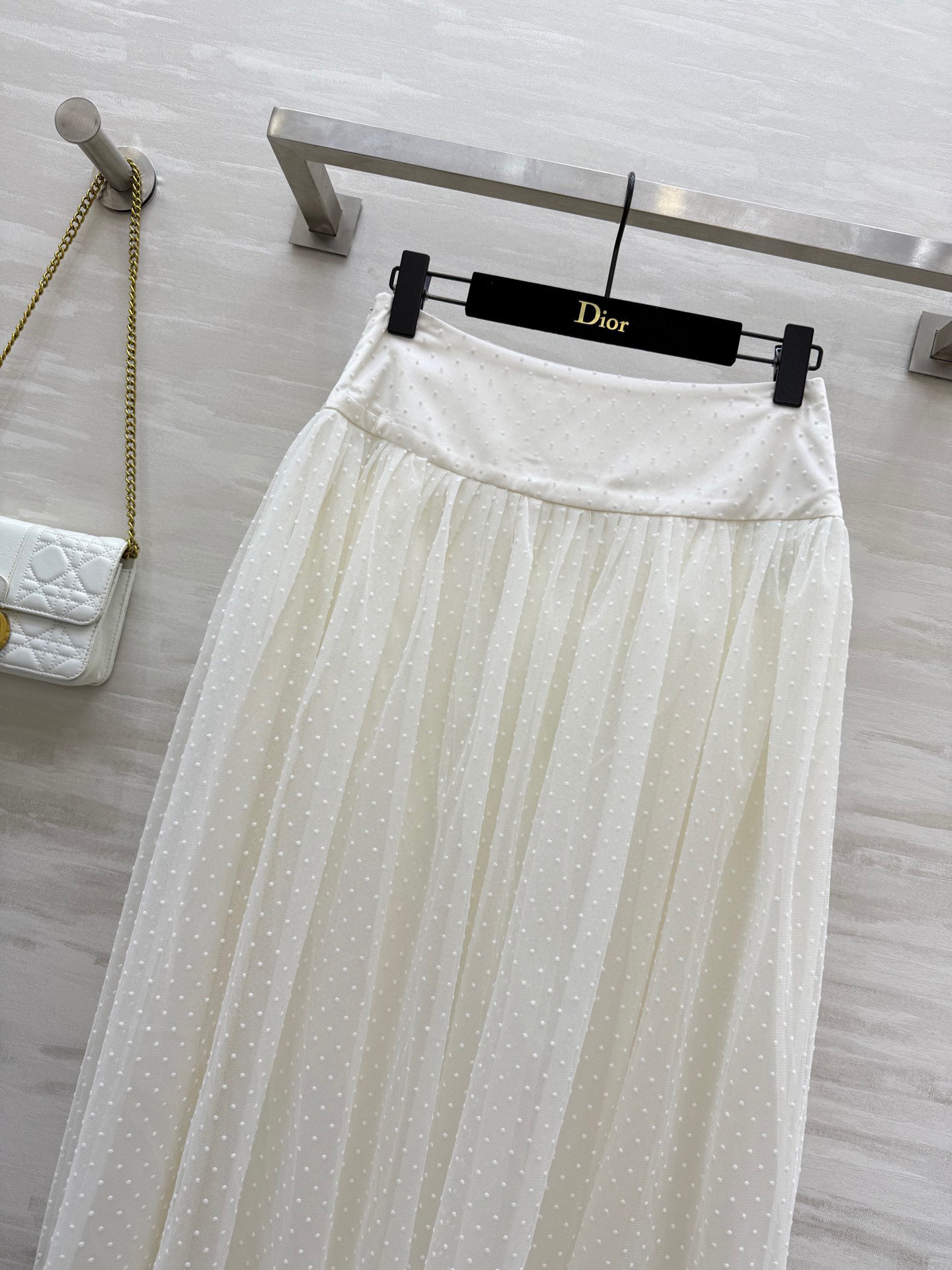 #DIO♡²⁵新款植绒波点网纱百褶半裙  D家经典网纱半裙 超级好搭配 T恤衬衫上身都好看 双层网纱面料