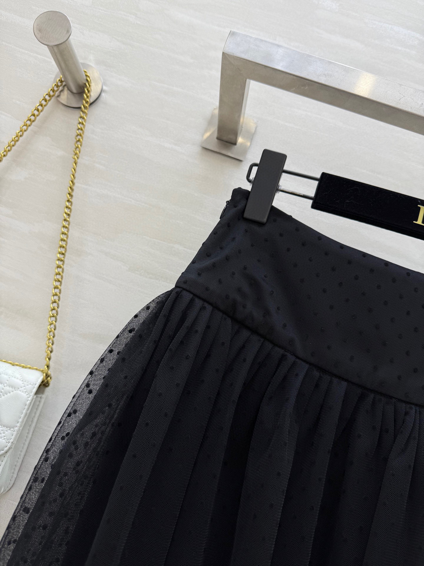 #DIO♡²⁵新款植绒波点网纱百褶半裙  D家经典网纱半裙 超级好搭配 T恤衬衫上身都好看 双层网纱面料