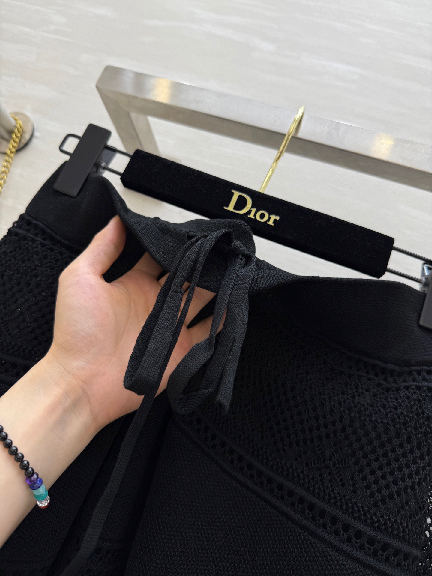 #DIO♡²⁵针织🧶套装裙 圆领设计经典大方修饰颈部线条 短袖款式搭配精致镂空花纹 若隐若现间透出性感与