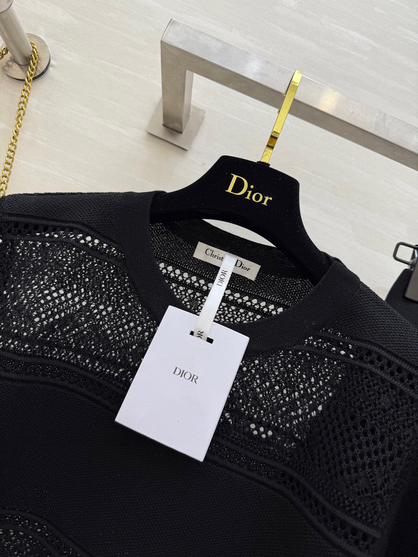 #DIO♡²⁵针织🧶套装裙 圆领设计经典大方修饰颈部线条 短袖款式搭配精致镂空花纹 若隐若现间透出性感与