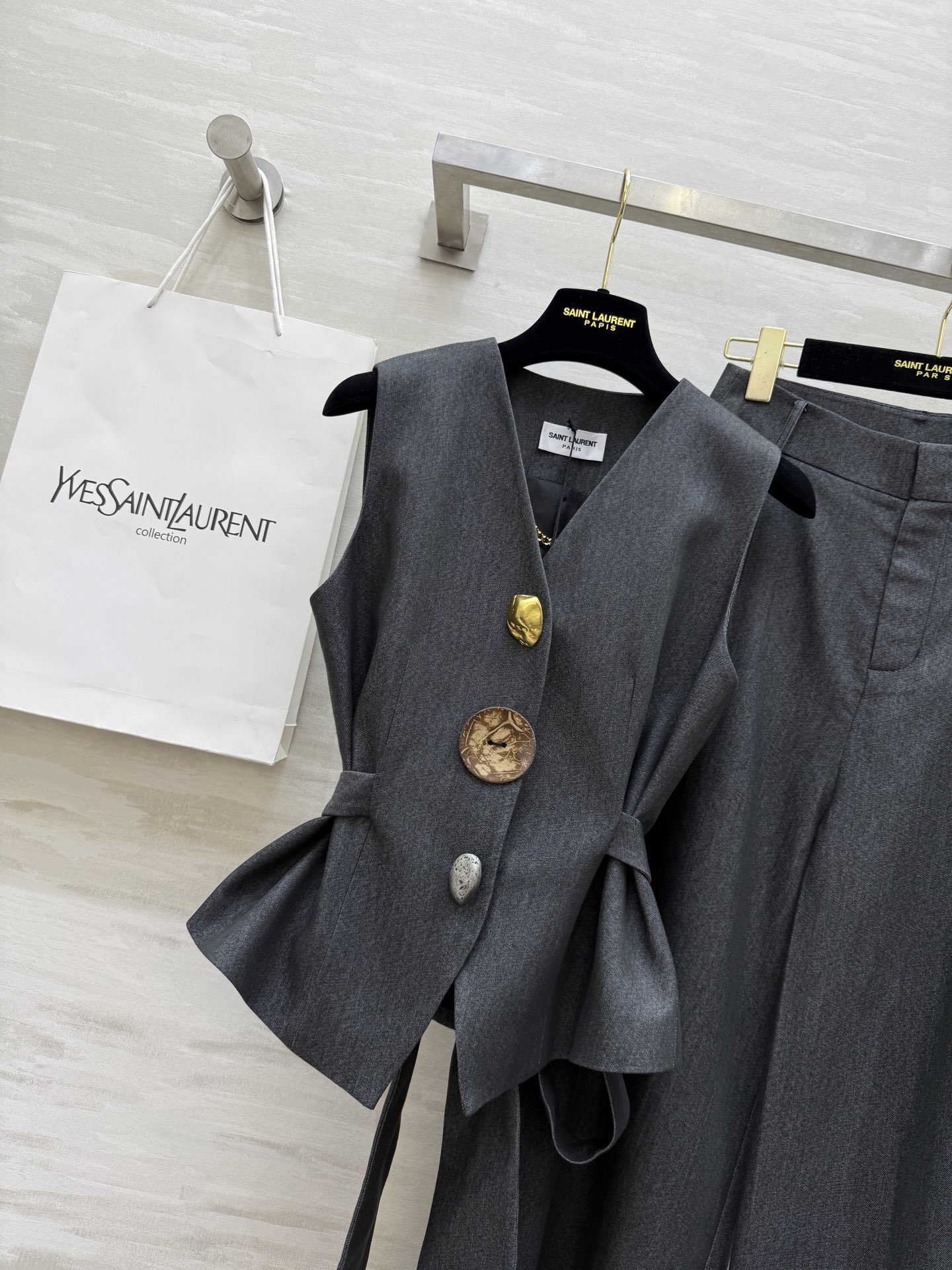 #ysl²⁵秋冬新款 天丝棉马甲套装 腰部绑带收腰显瘦 定制天丝棉质地亲肤舒适 立体剪裁版型超级大气高级