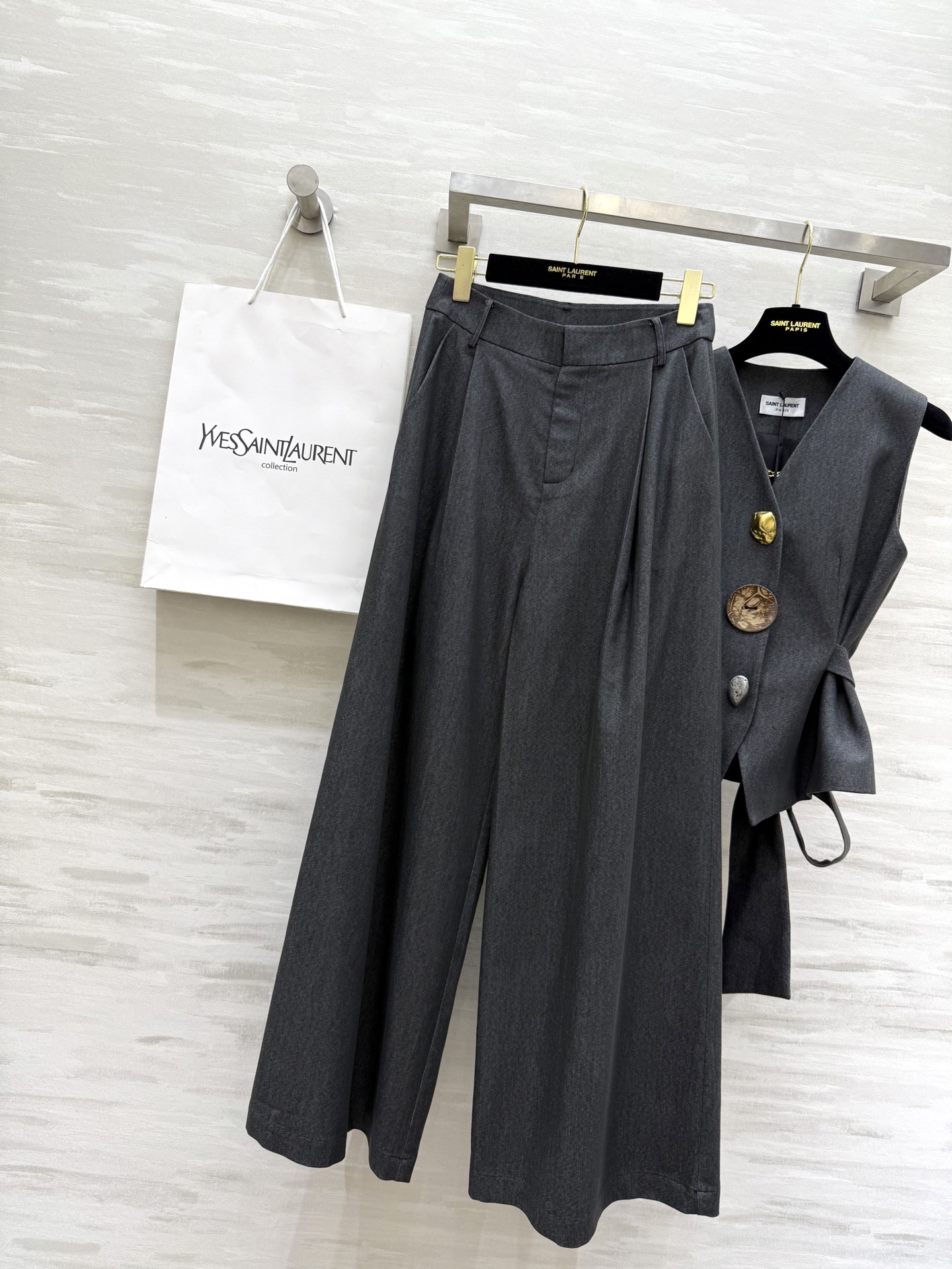 #ysl²⁵秋冬新款 天丝棉马甲套装 腰部绑带收腰显瘦 定制天丝棉质地亲肤舒适 立体剪裁版型超级大气高级