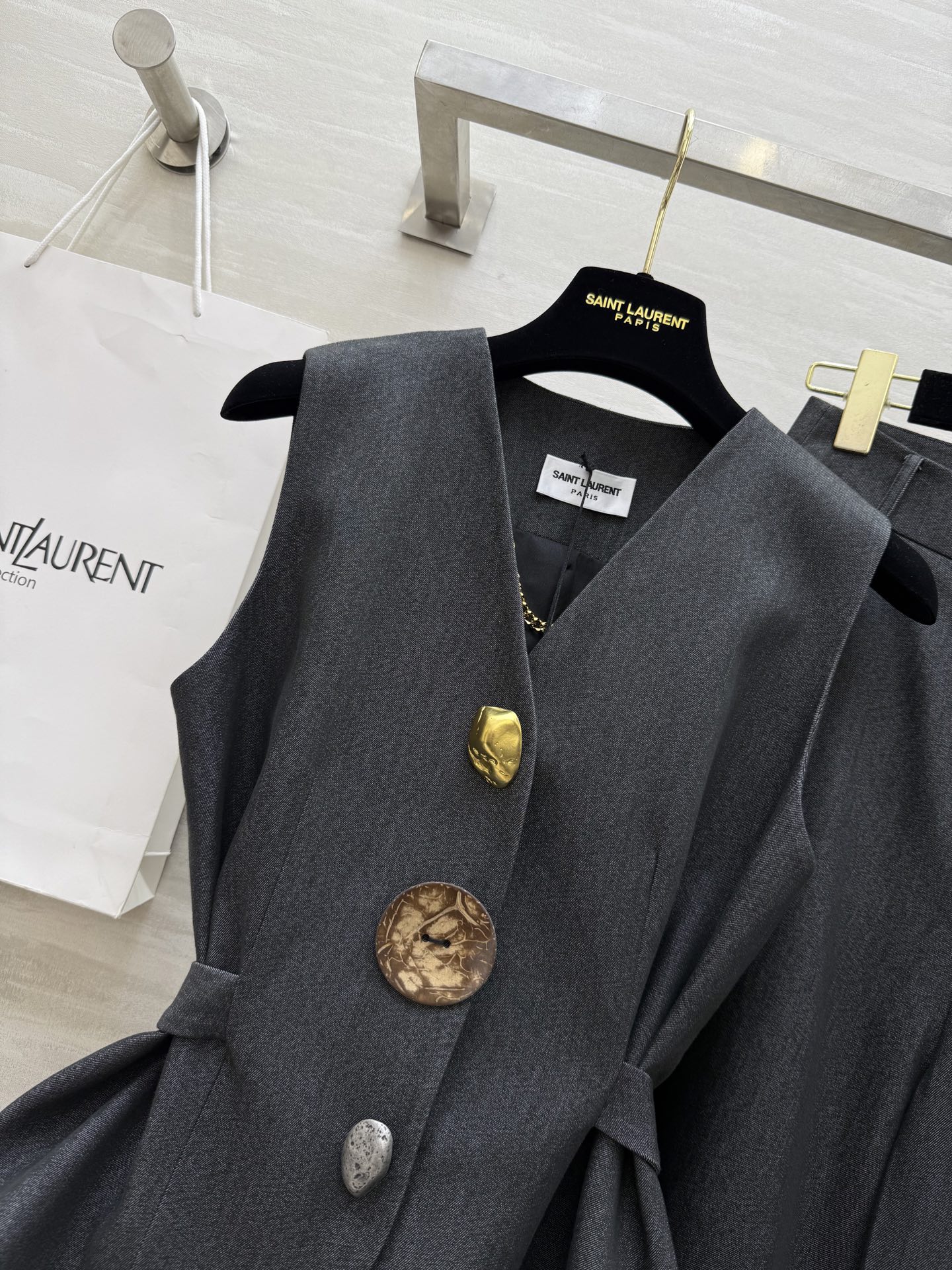 #ysl²⁵秋冬新款 天丝棉马甲套装 腰部绑带收腰显瘦 定制天丝棉质地亲肤舒适 立体剪裁版型超级大气高级