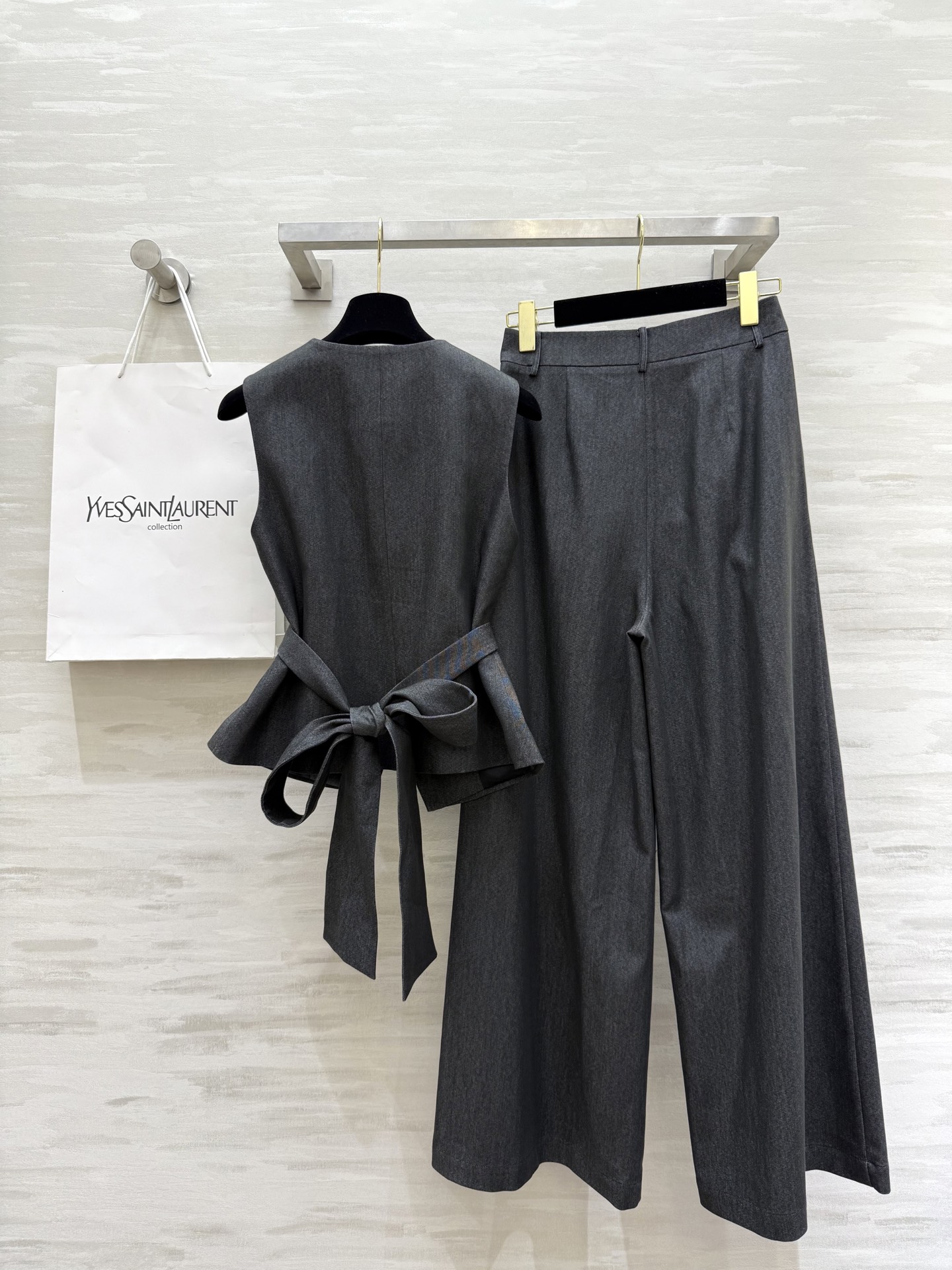 #ysl²⁵秋冬新款 天丝棉马甲套装 腰部绑带收腰显瘦 定制天丝棉质地亲肤舒适 立体剪裁版型超级大气高级