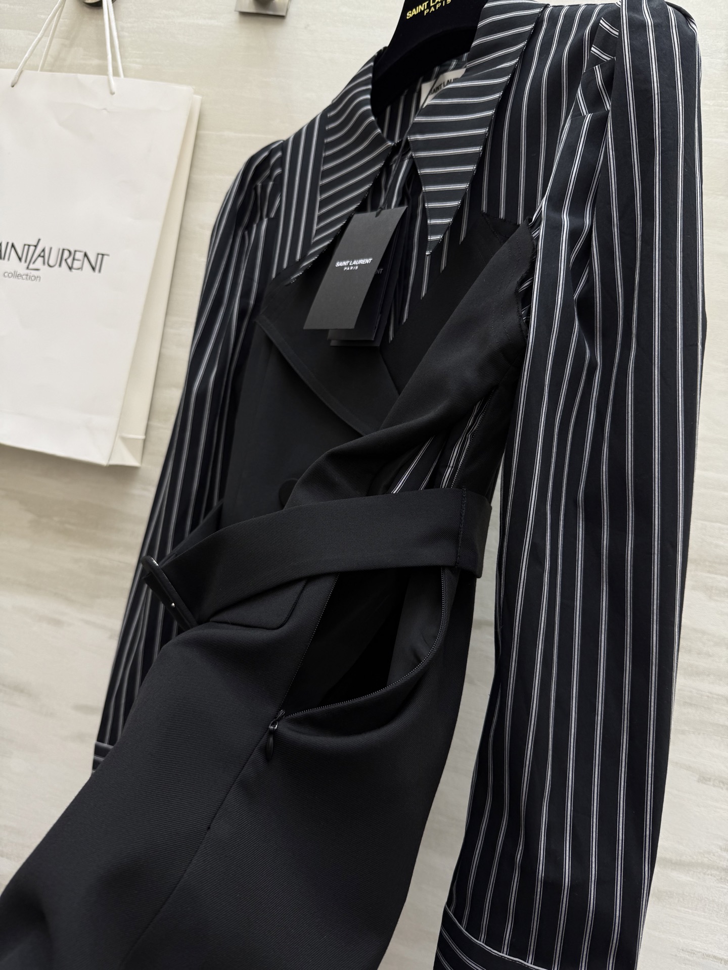 #ysl²⁵秋冬新款 假两件衬衣拼接西装长袖连衣裙 腰部腰带收腰显瘦 立体剪裁版型无敌好穿 高品质定制 