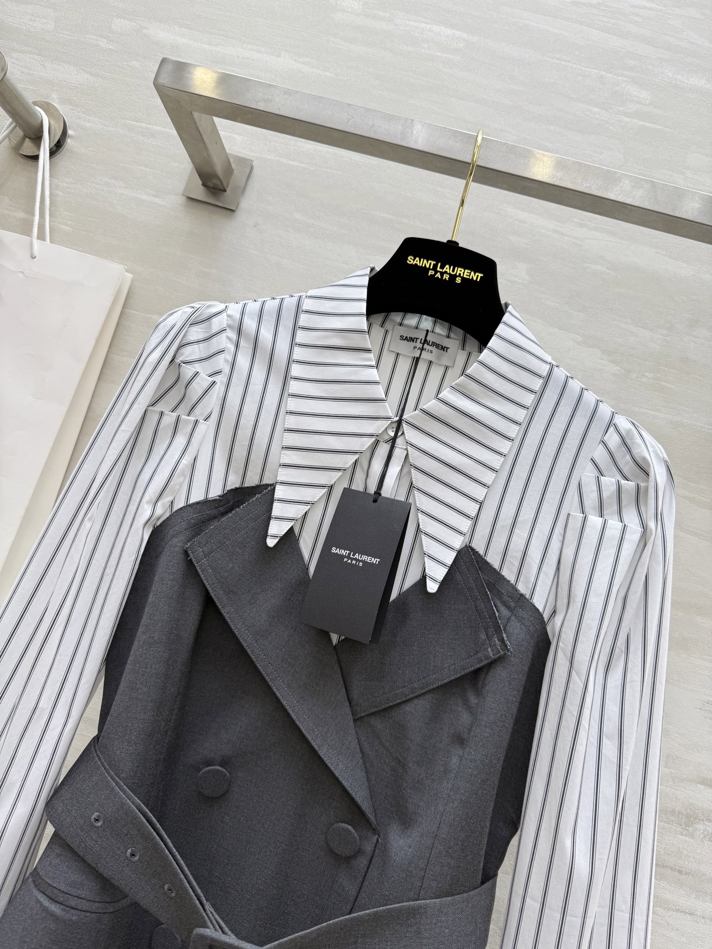 #ysl²⁵秋冬新款 假两件衬衣拼接西装长袖连衣裙 腰部腰带收腰显瘦 立体剪裁版型无敌好穿 高品质定制 