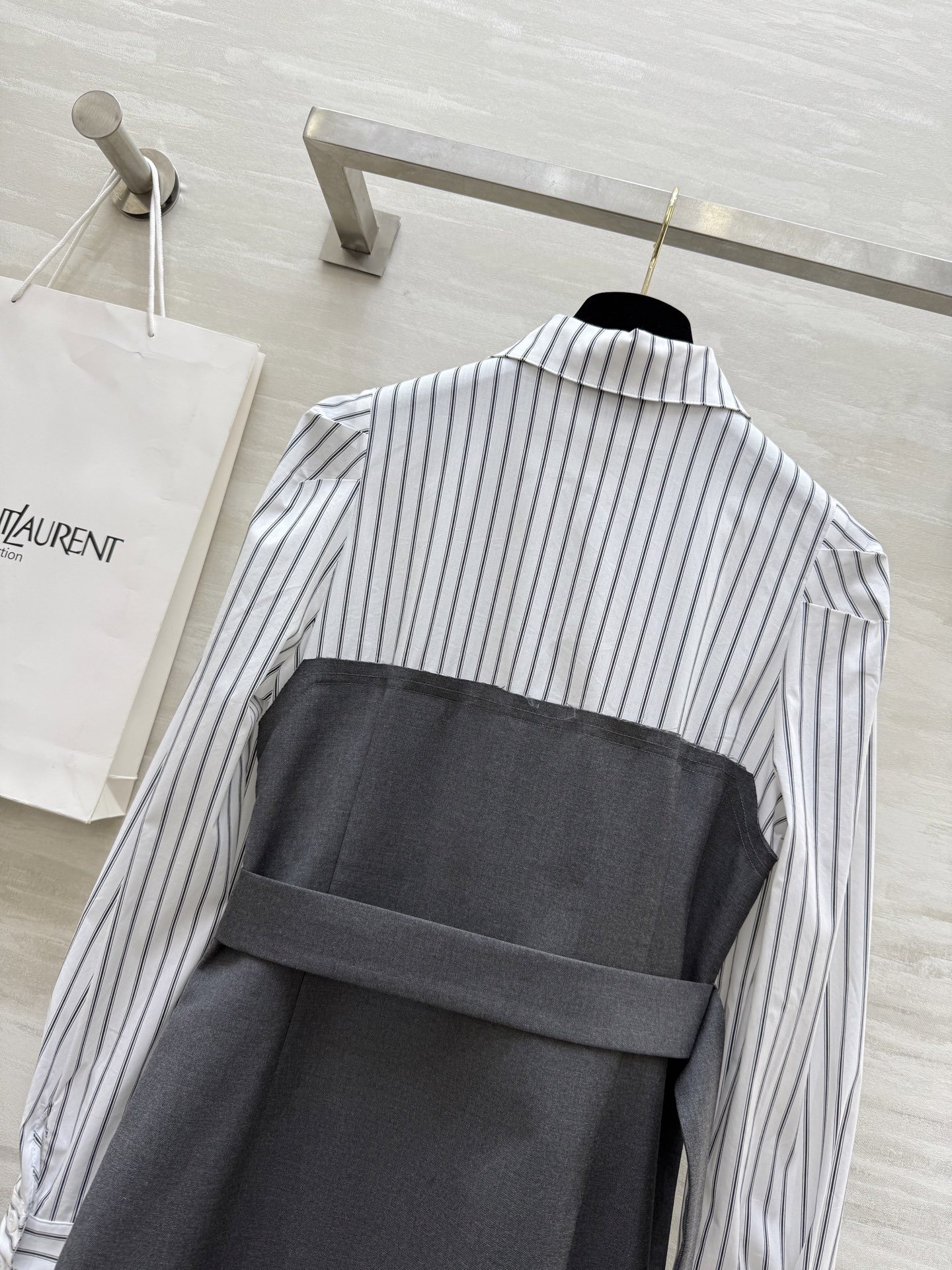 #ysl²⁵秋冬新款 假两件衬衣拼接西装长袖连衣裙 腰部腰带收腰显瘦 立体剪裁版型无敌好穿 高品质定制 