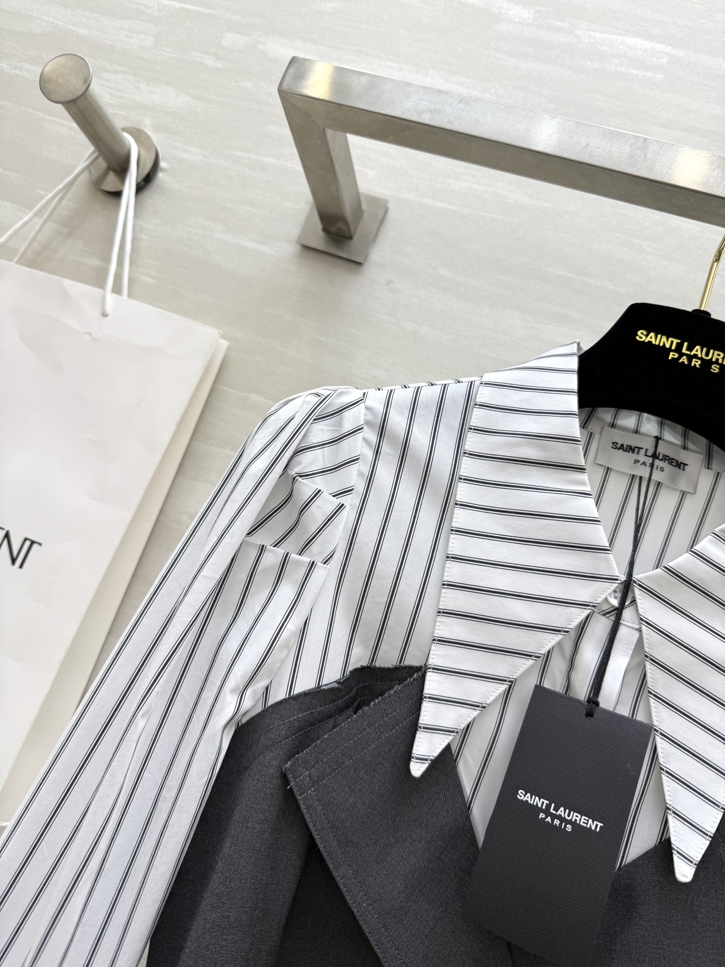 #ysl²⁵秋冬新款 假两件衬衣拼接西装长袖连衣裙 腰部腰带收腰显瘦 立体剪裁版型无敌好穿 高品质定制 