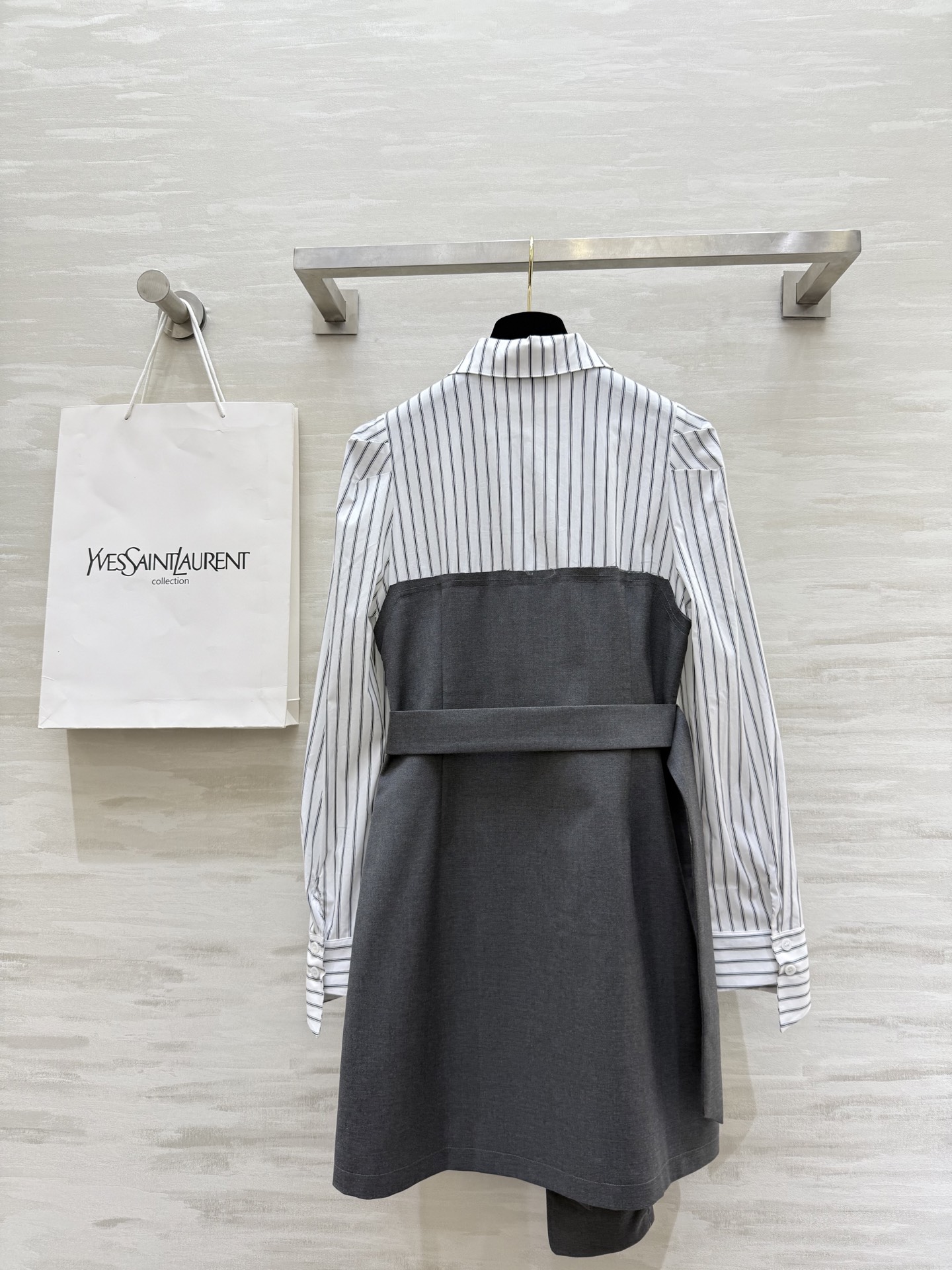 #ysl²⁵秋冬新款 假两件衬衣拼接西装长袖连衣裙 腰部腰带收腰显瘦 立体剪裁版型无敌好穿 高品质定制 