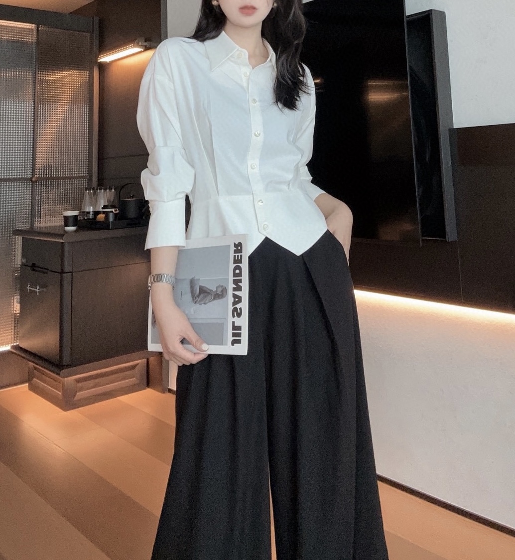 #ysl²⁵早秋新款 大女主衬衫|温柔外壳力量内核🖇 ᯓ这件衬衫有着温柔的底色 穿上身却莫名有种迸发的力