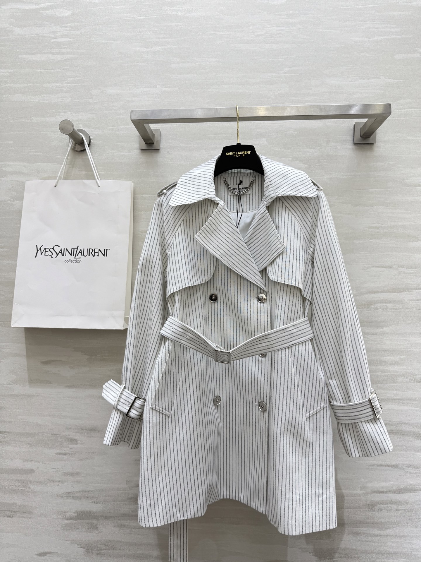 NO:476169,#ysl autumn and winter new style lapel striped windbreaker jacket easily unlock high-end female lead outfits High-quality customization Spot first-time sizeS/M/L/XL (size size 100, length 81), saint laurent, jackets & coats, alexander wang19860909#ysl秋冬新款 翻领条纹风衣外套 轻松解锁高级大女主穿搭 高品质定制 现货首发sizeS/M/L/XL（s码胸围100,衣长81）,,saint laurent,jackets & coats,alexander wang,Women's clothing