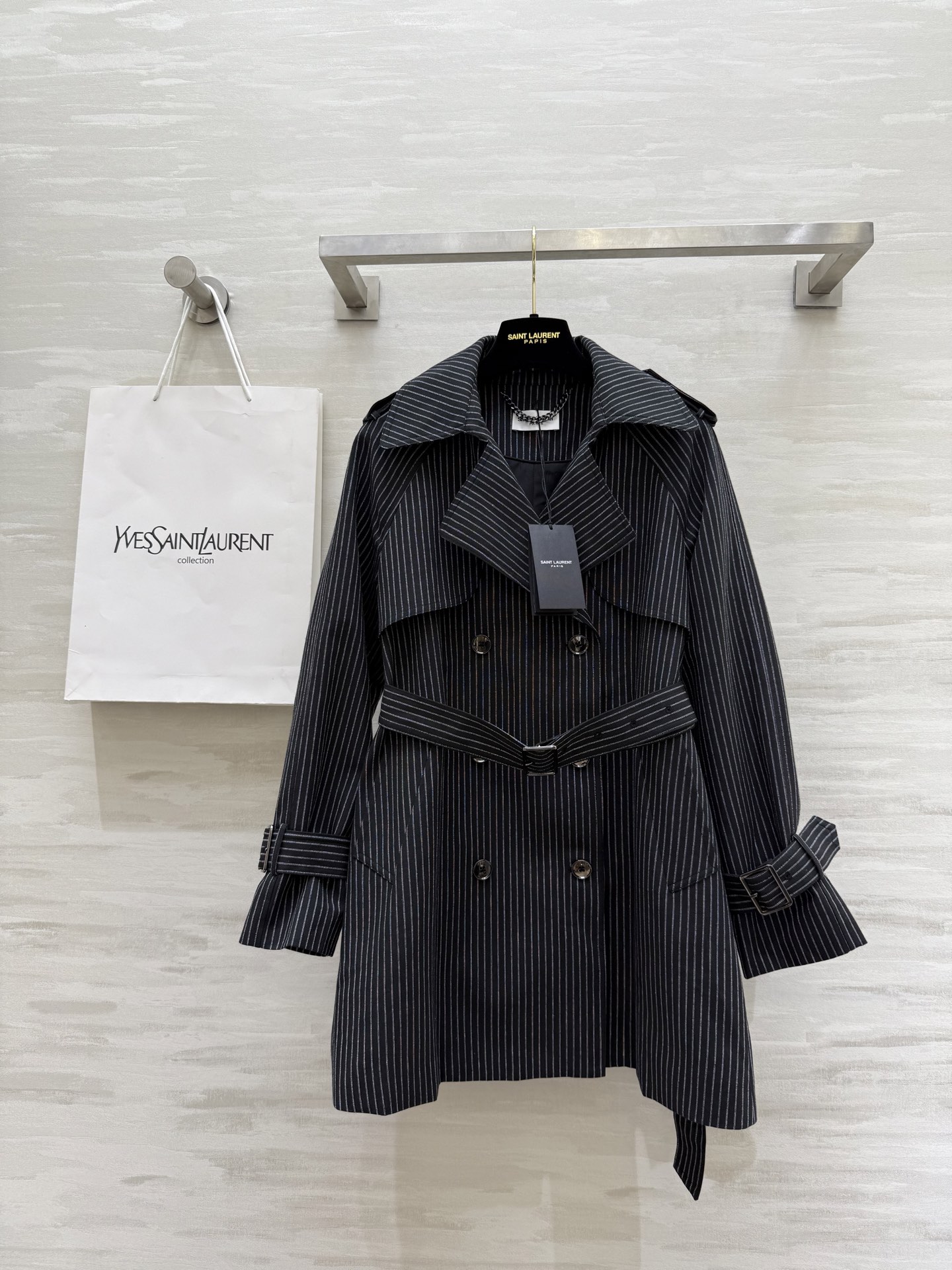 NO:476180,#ysl autumn and winter new style lapel striped windbreaker jacket easily unlock high-end female lead outfits High-quality customization Spot first-time sizeS/M/L/XL (size size 100, length 81), saint laurent, jackets & coats, alexander wang19860909#ysl秋冬新款 翻领条纹风衣外套 轻松解锁高级大女主穿搭 高品质定制 现货首发sizeS/M/L/XL（s码胸围100,衣长81）,,saint laurent,jackets & coats,alexander wang,Women's clothing