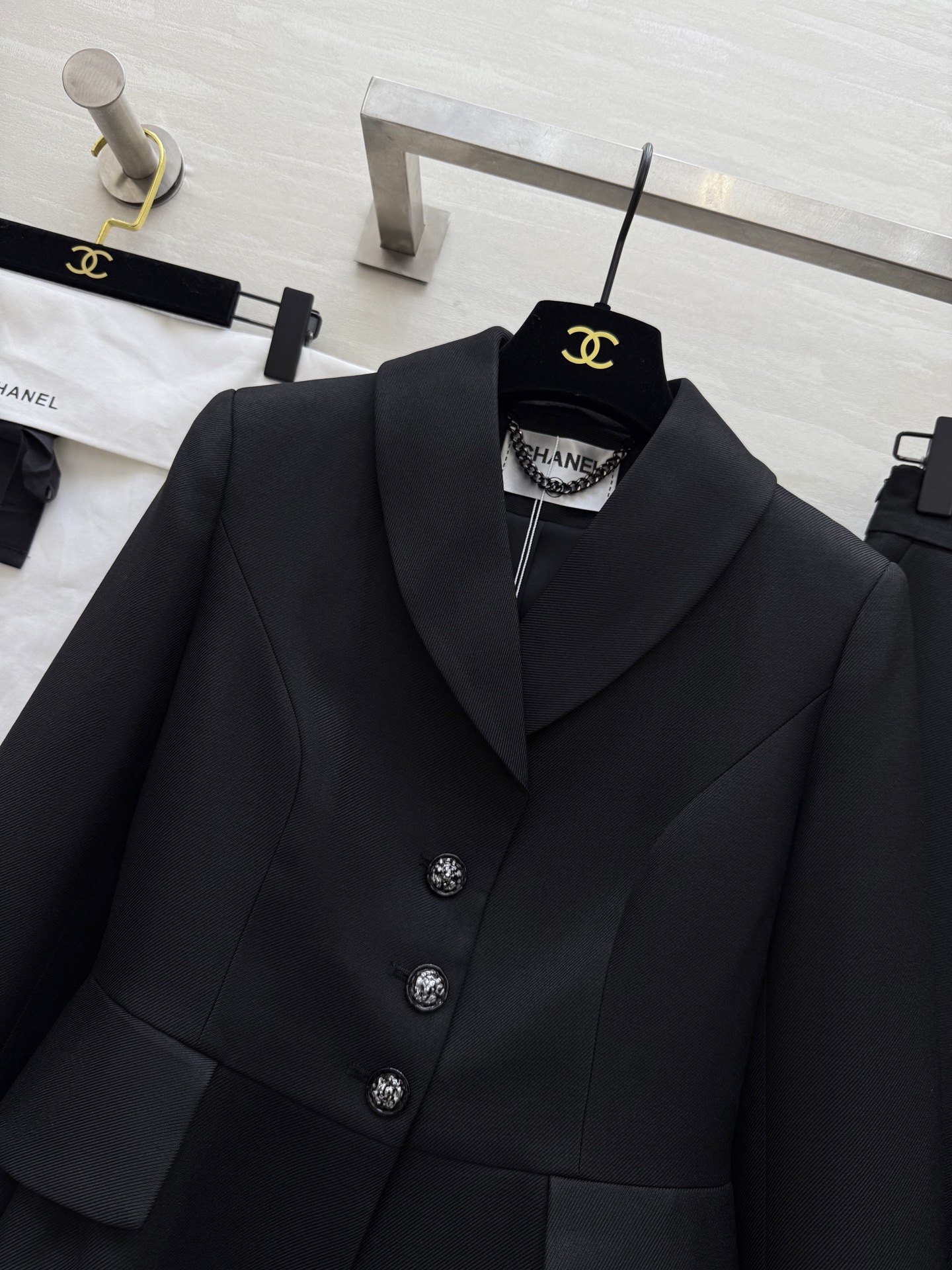 #Chane♡²⁵秋冬新款 立裁西装套装裙 修身流畅线条设计 立体剪裁完美提升腰线 套装裙丰富了层次感和