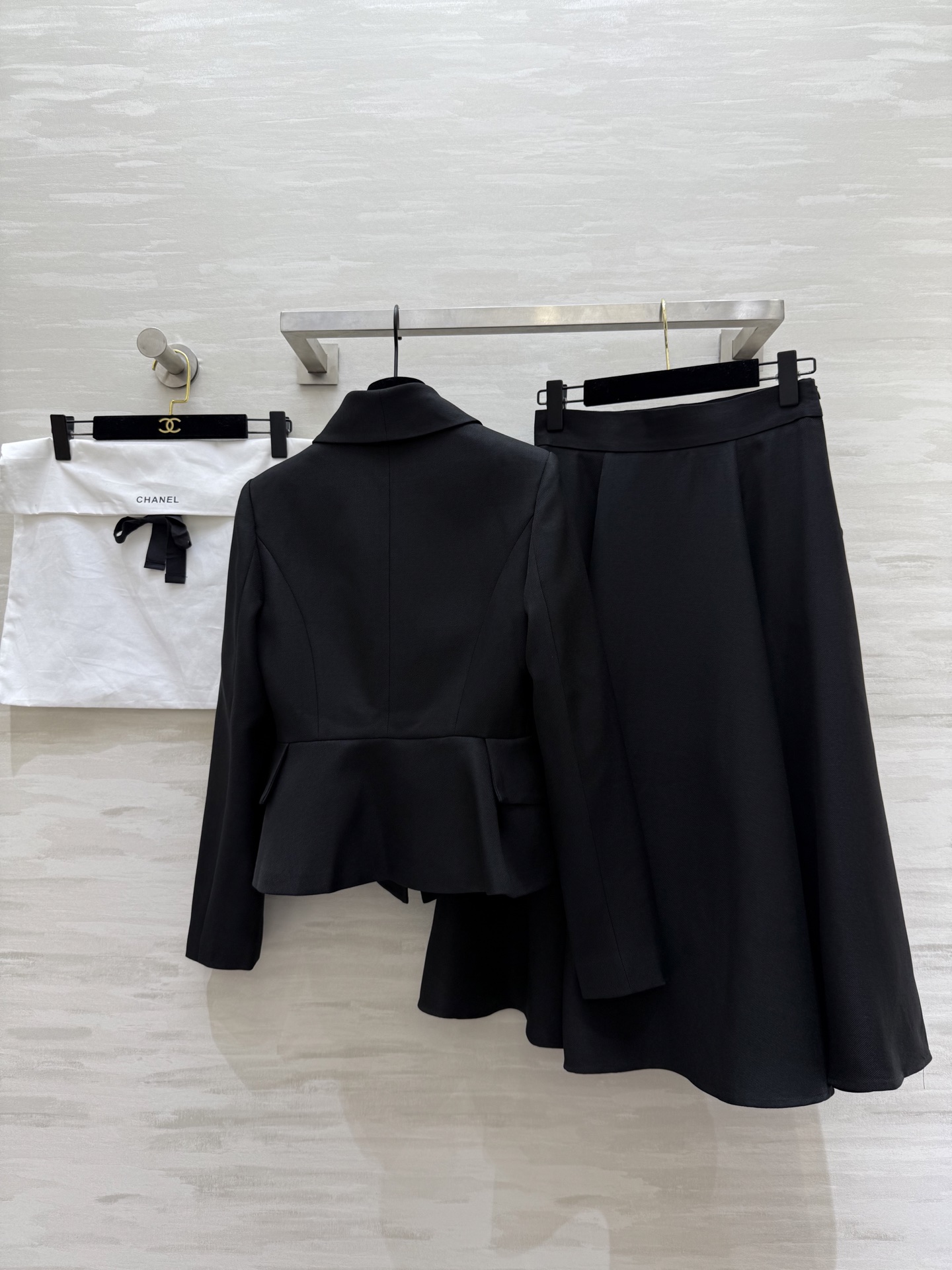 #Chane♡²⁵秋冬新款 立裁西装套装裙 修身流畅线条设计 立体剪裁完美提升腰线 套装裙丰富了层次感和