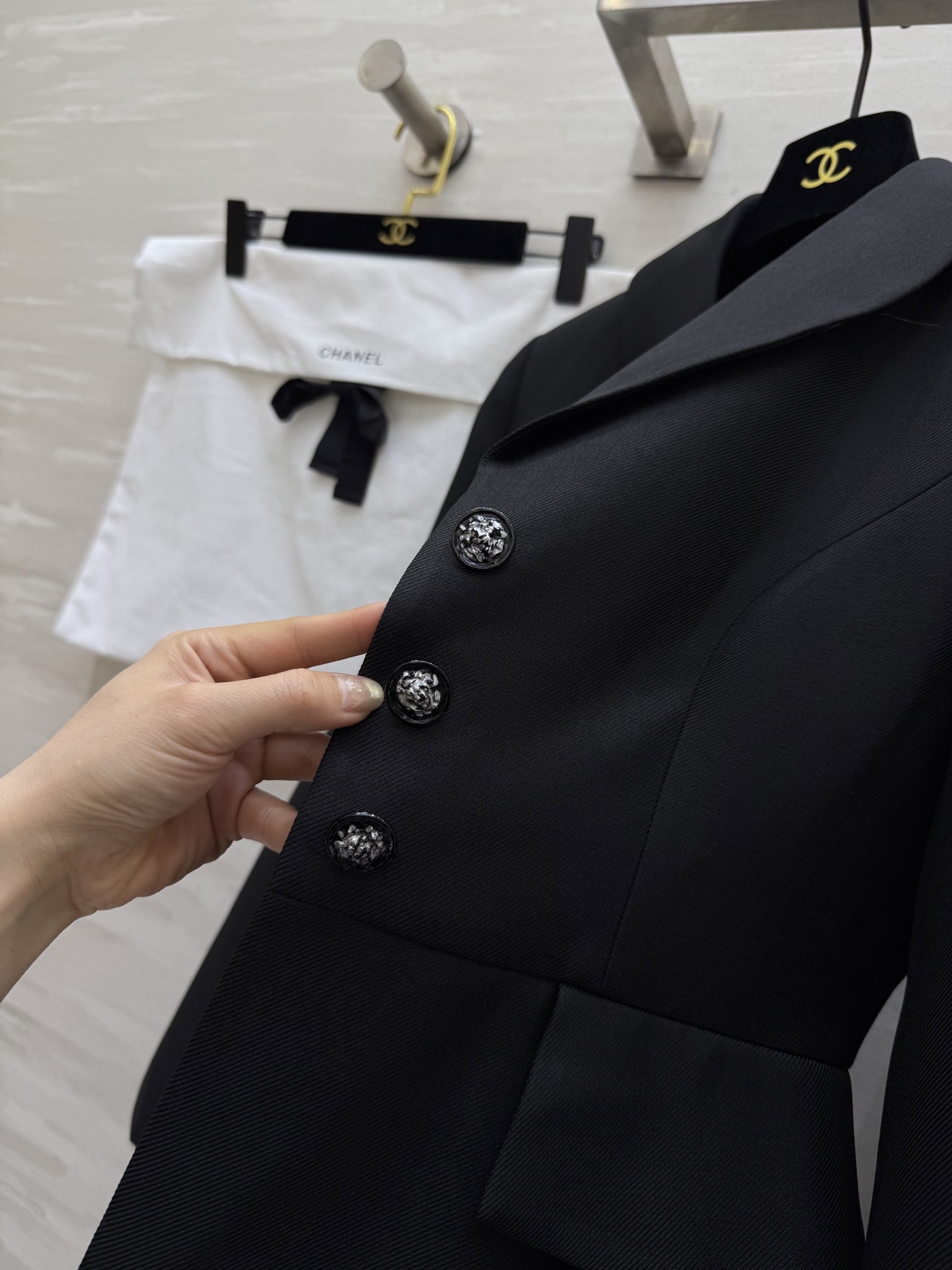 #Chane♡²⁵秋冬新款 立裁西装套装裙 修身流畅线条设计 立体剪裁完美提升腰线 套装裙丰富了层次感和